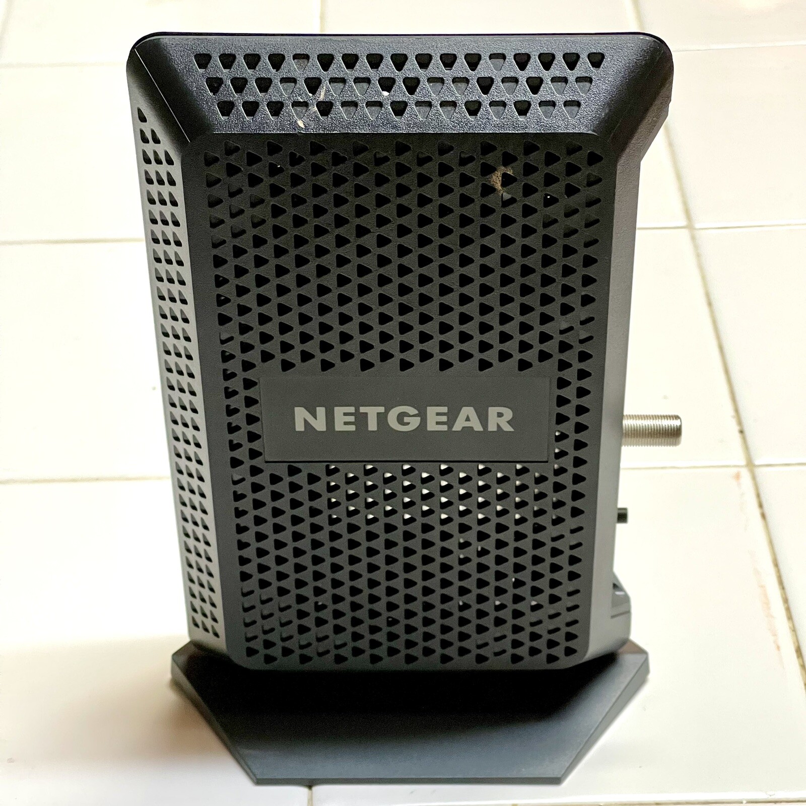 Netgear Nighthawk Cable Modem DOCSIS 3.1 Used High Quality Connect TV