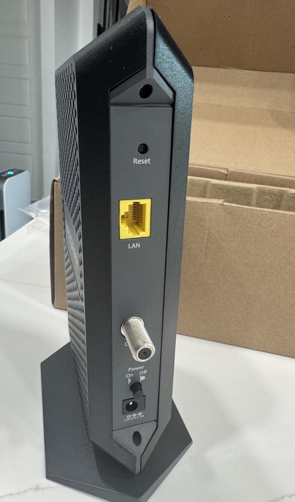 *Read* Netgear Nighthawk CM1000V2 Ultra-High Speed Modem DOCSIS 3.1 refurbished