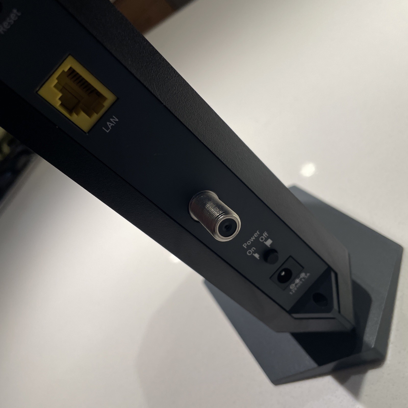 Netgear CM1100 v2 Cable Modem DOCSIS 3.1 Nighthawk