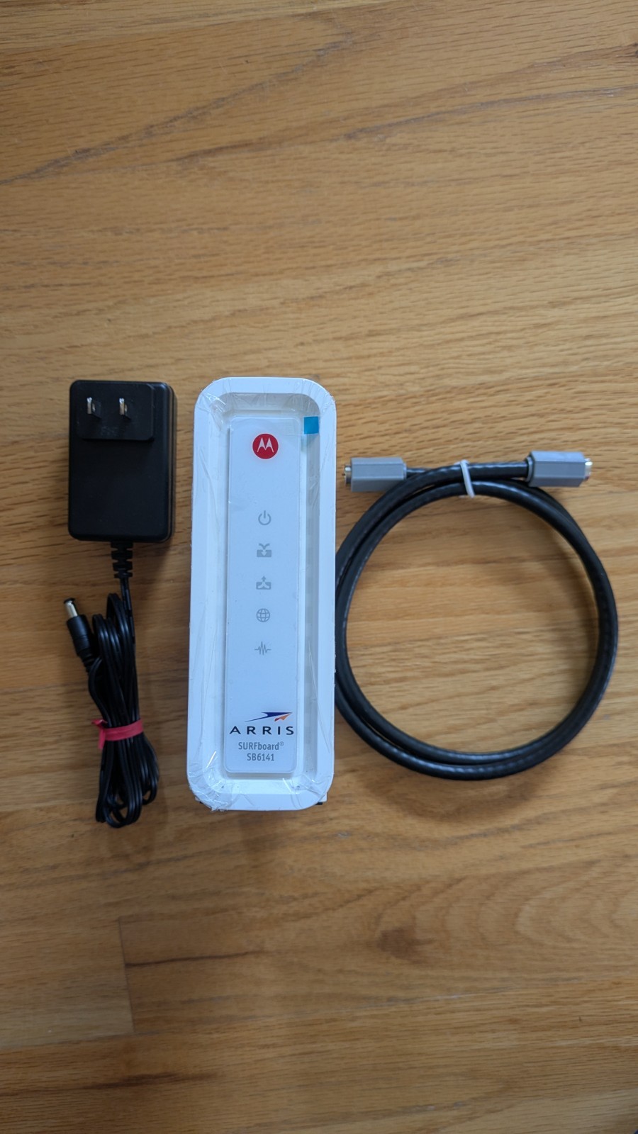 FAST SHIP ARRIS Motorola SURFboard SB6141 DOCSIS 3.0 Cable Modem w Coax Cable