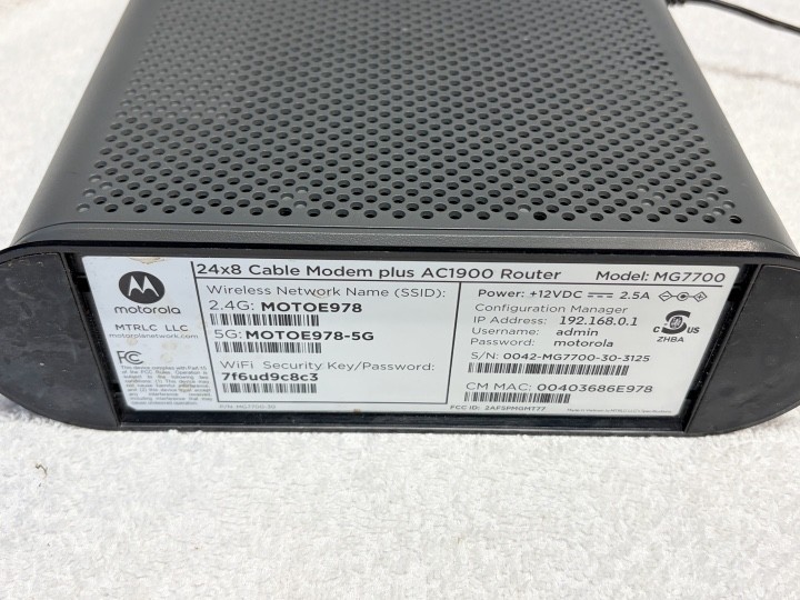 Motorola 24 x 8 cable modem plus AC 1900 router, model MG7700 VGC