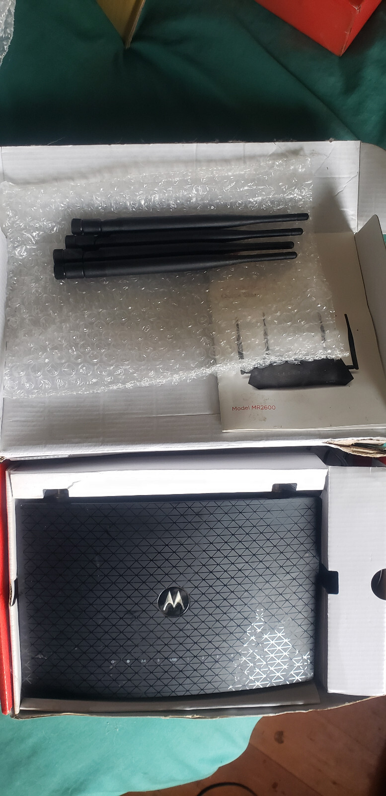 MOTOROLA AC2600 4×4 WiFi Smart Gigabit Router Extended Range Model MR2600 O23