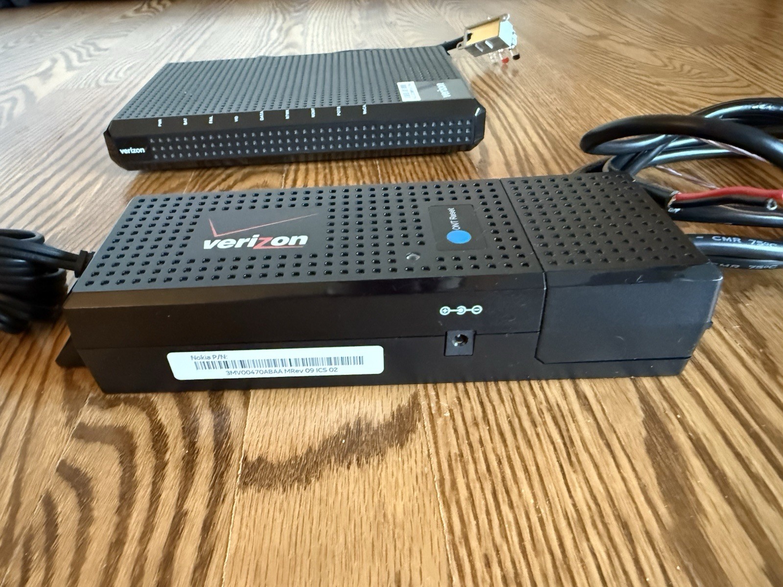 Verizon Fios Nokia G-211M-C ONT Fiber Optic Modem w/ Power Supply & Cables