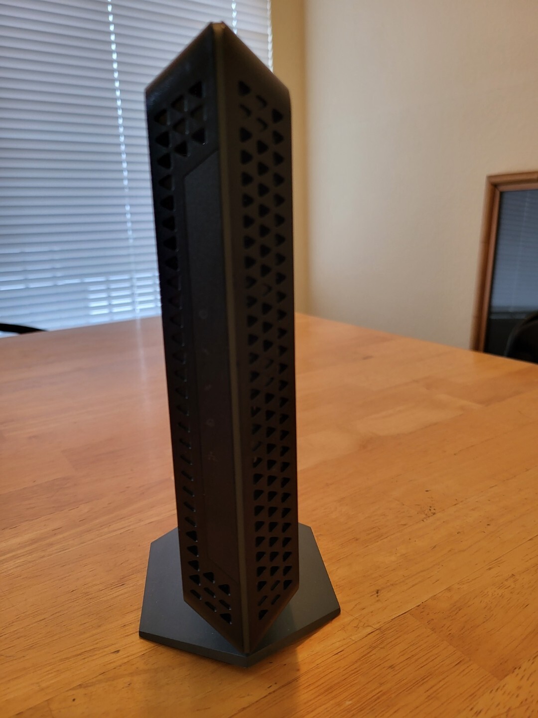 NETGEAR CM600-1AZNAS 960Mbps DOCSIS 3.0 Cable Modem. Used, great condition