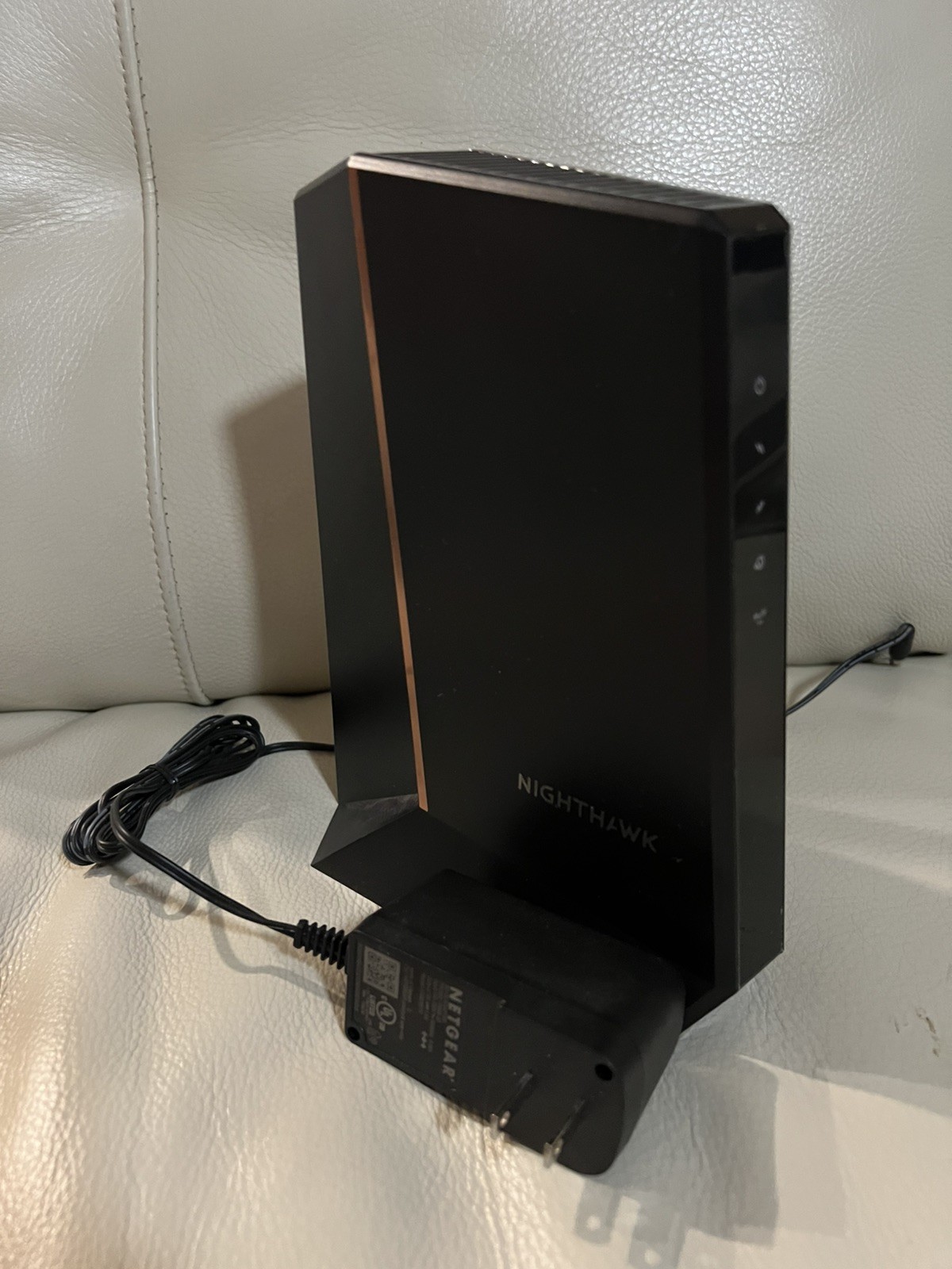 NETGEAR Nighthawk CM2000 DOCSIS 3.1 Mid/high-Split Cable Modem,Black-LN 2.5Gbps