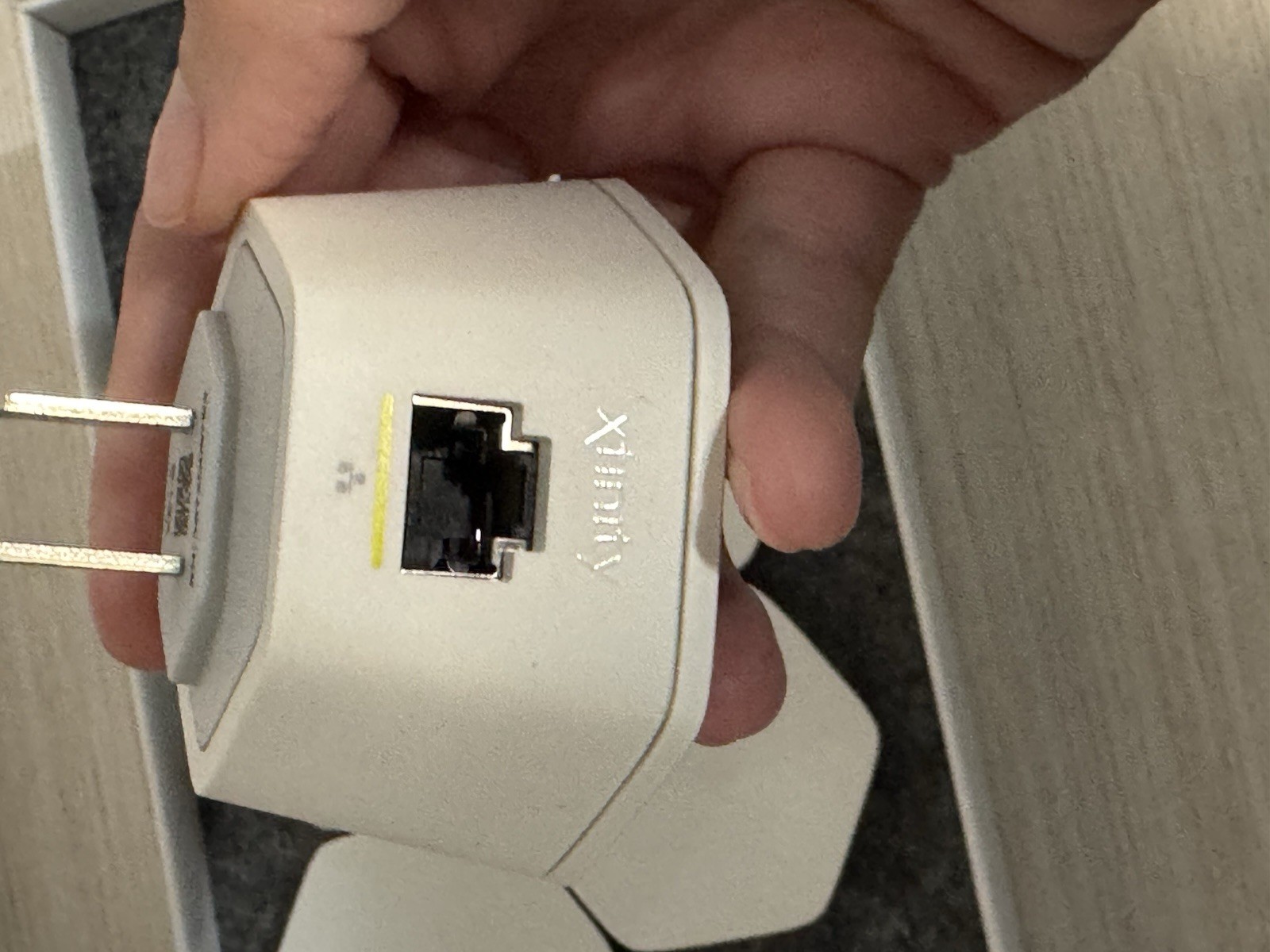 Xfinity XFI Pods Wifi Network Range Extender XE1-S White Pack of 6