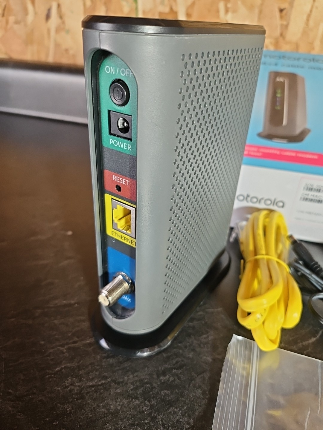 Motorola 16×4 Cable Modem 686 Mbps MB7420-10