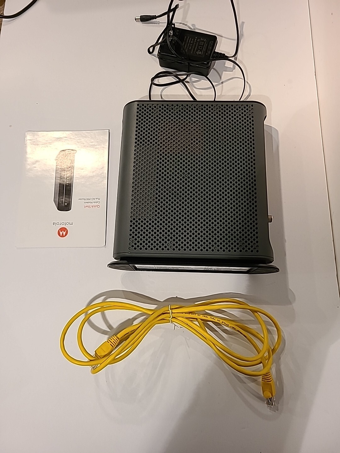 Motorola MG7550 16×4 DOCSIS 3.0 Cable Modem Plus AC1900 WiFi Router