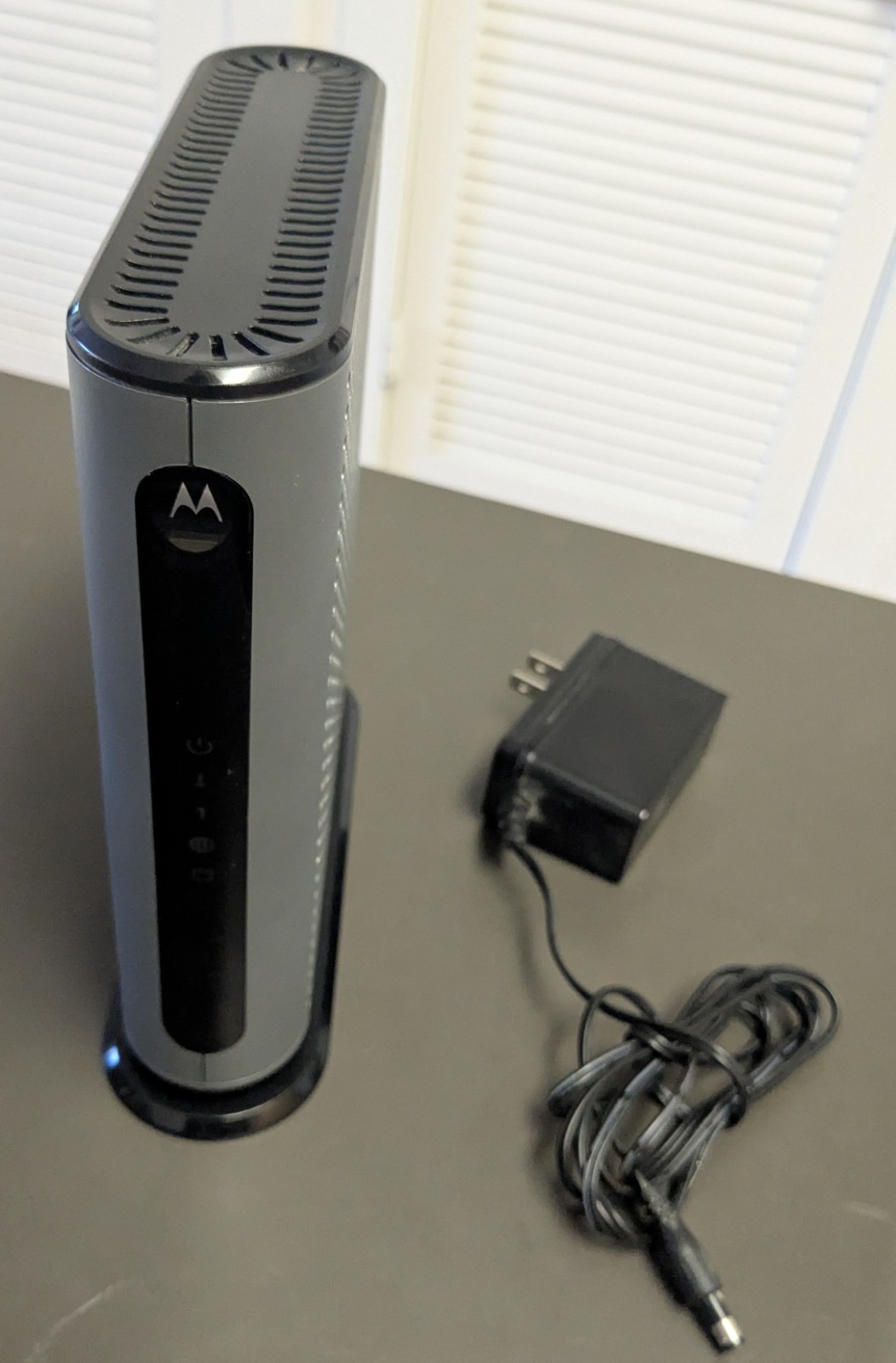 Motorola MB7621 24×8 Cable Modem (1000+ Mbps)