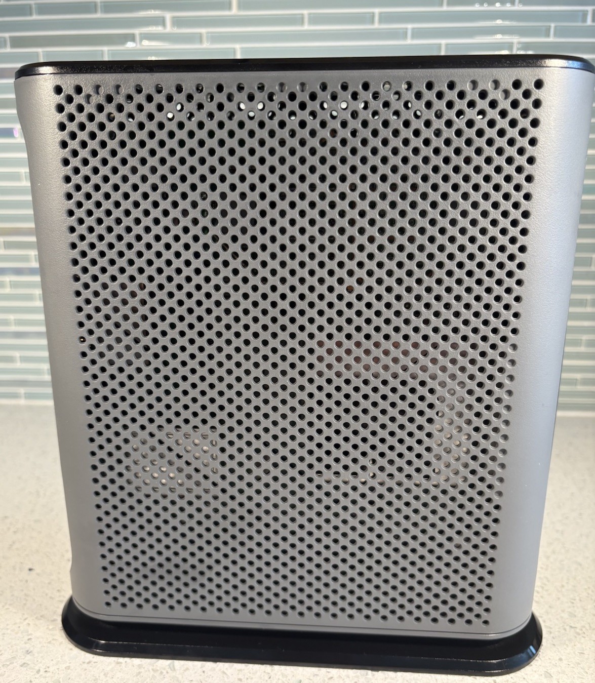 Motorola MG7550 16×4 High Speed ​​Cable Modem Plus AC1900 WiFi Router – Gray