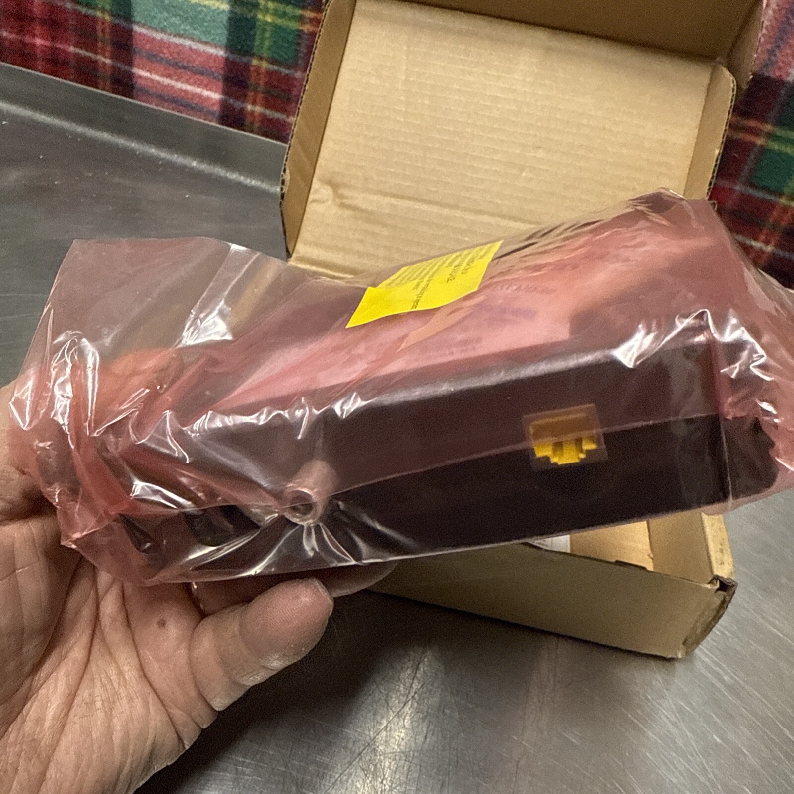 ARRIS CM820A/NA Cable Modem w/ Power Cord – TC00DLD820, DOCSIS 3.0 – New Sealed