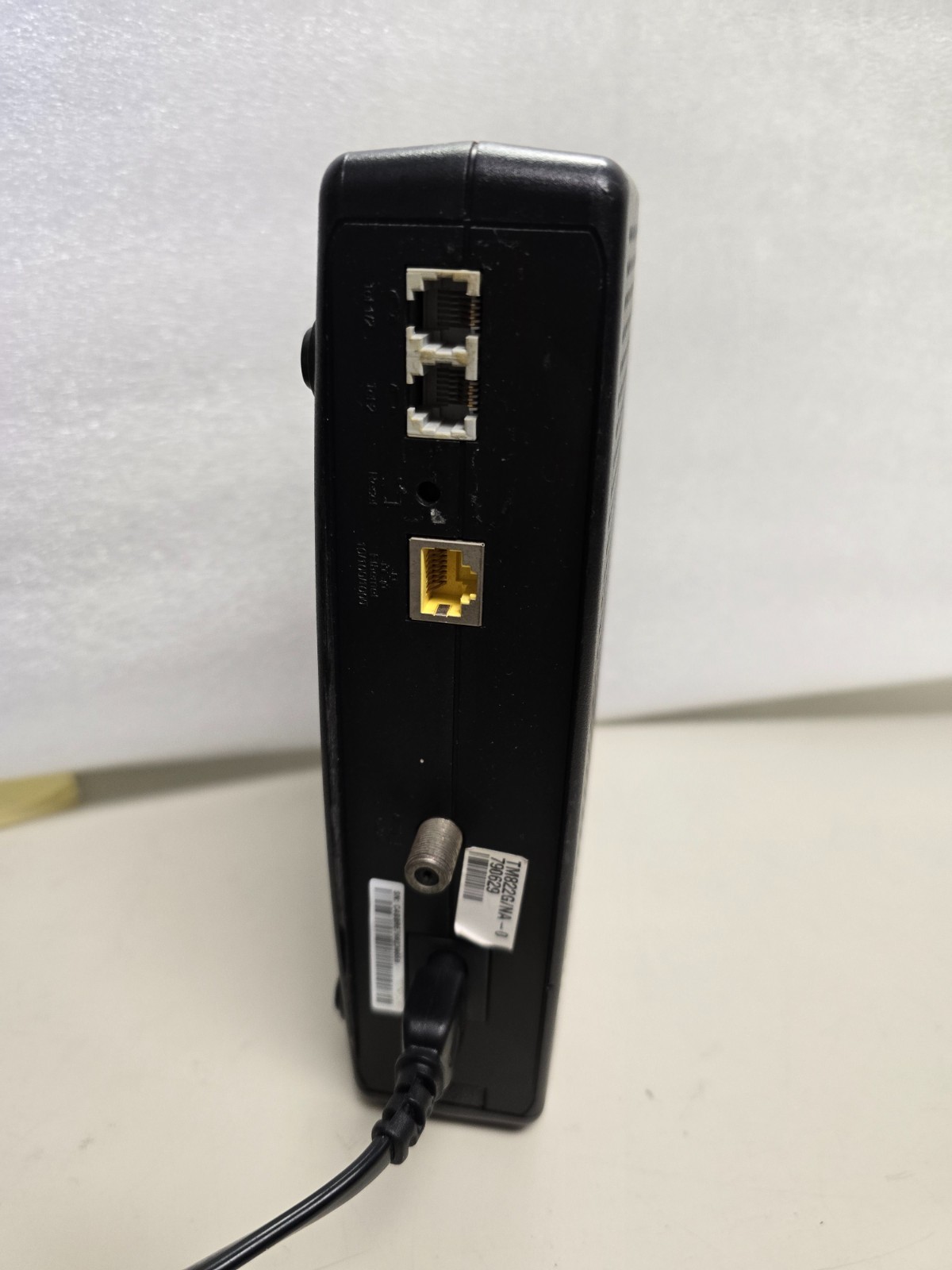 ARRIS Touchstone TM822G Telephony Modem W/ power cable and battery.