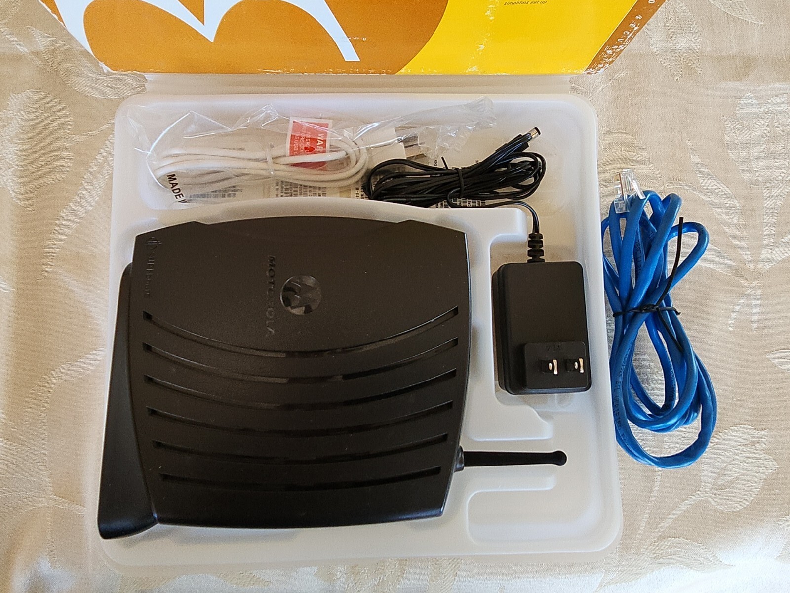 Motorola SBG900 Cable Modem Gateway Wireless Broadband Networking Device PC