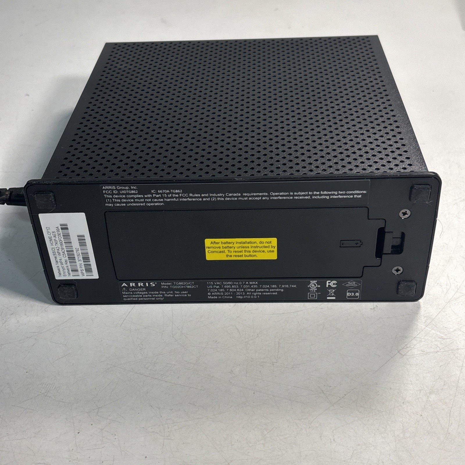 ARRIS TG862G/CT Xfinity Comcast Gateway and Router 802.11n wifi With Cord