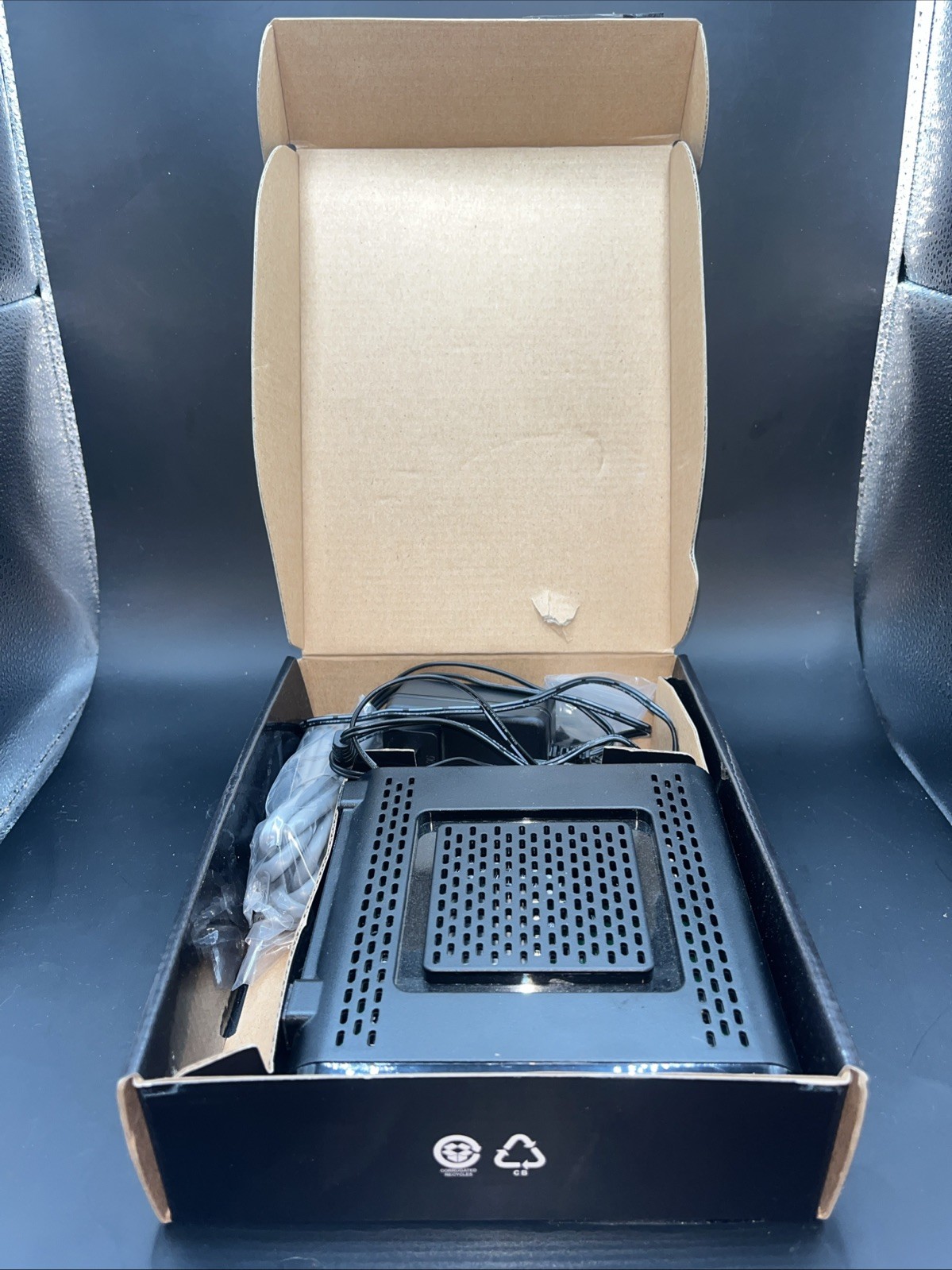 Arris Surf Board SB6190 Cable Modem DOCSIS 3.0 Complete Comcast Xfinity Cox New