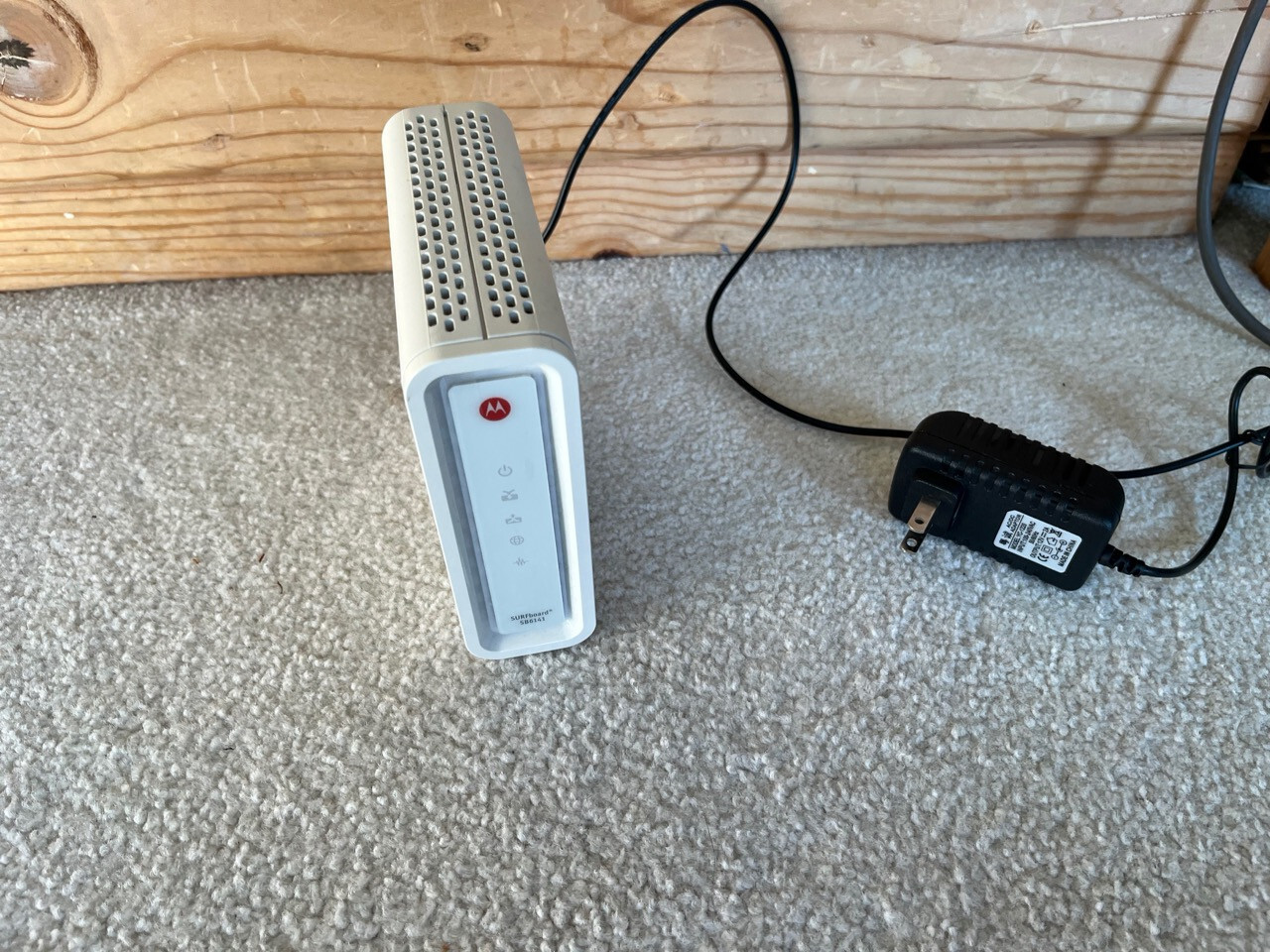 MOTOROLA ARRIS SURFBOARD SB6141 DOCSIS 3.0 CABLE MODEM