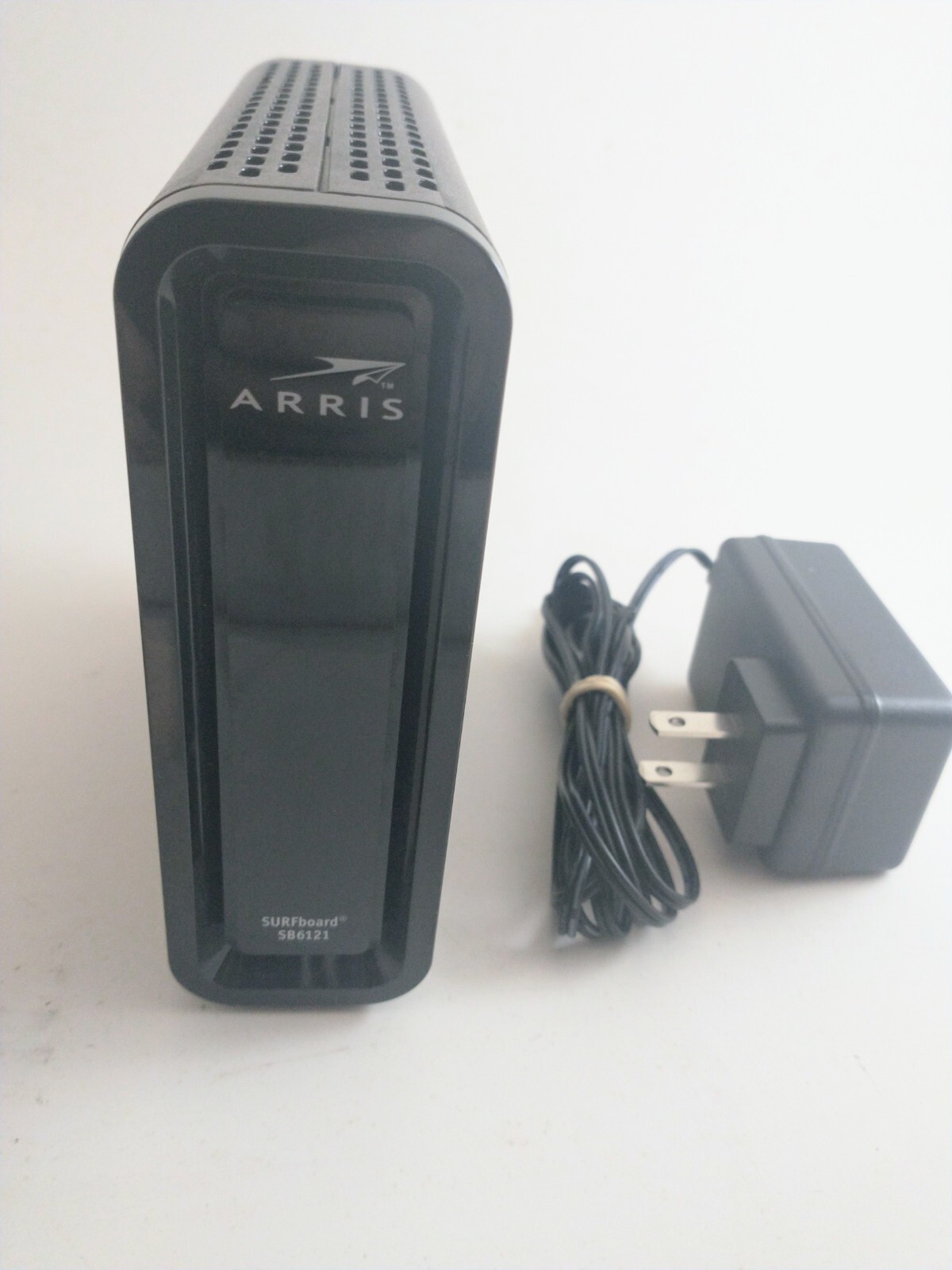 Arris Surfboard SB6121 4×4 DOCSIS 3.0 Cable Modem