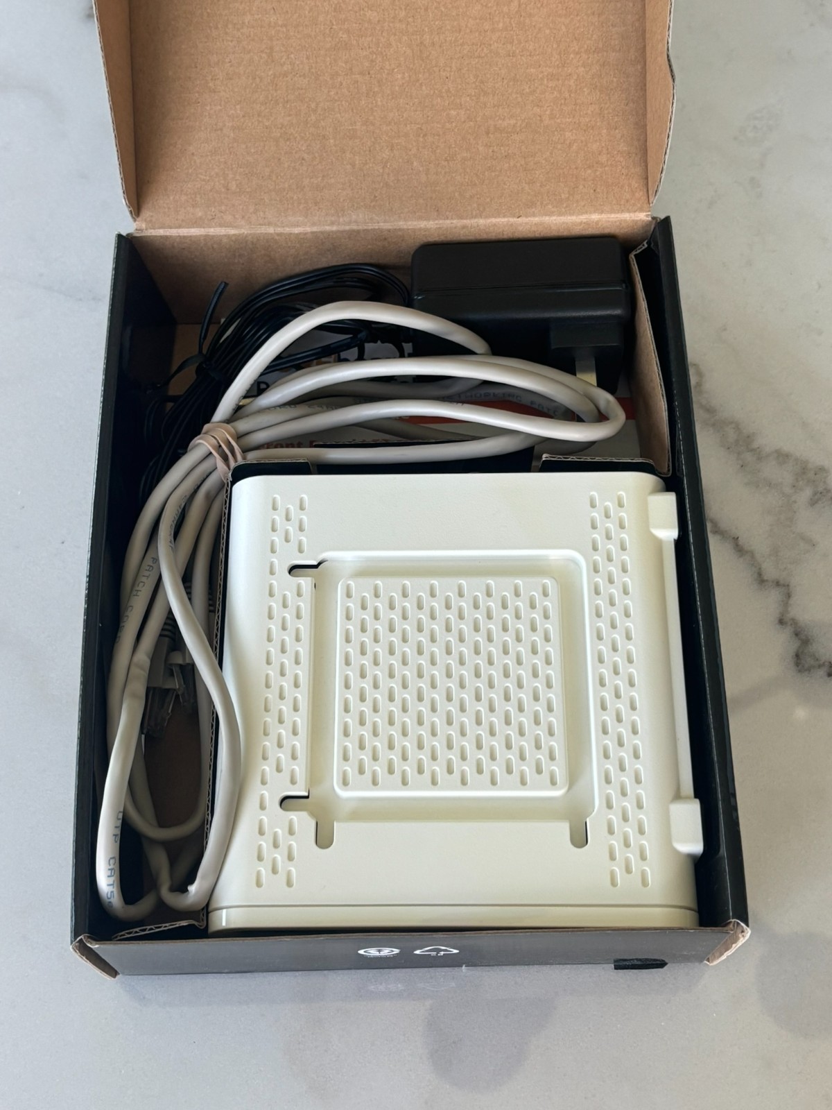 ARRIS SURFboard SB6141 Docsis 3.0 Cable Modem w/ Box, Power Adapter, and Cable