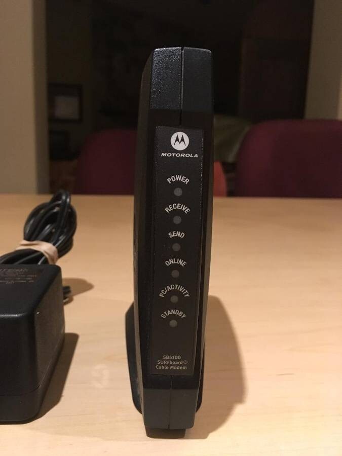 Motorola SURFboard SB5100 Cable Modem with Power Adapter (SB 5100 Surf Board)