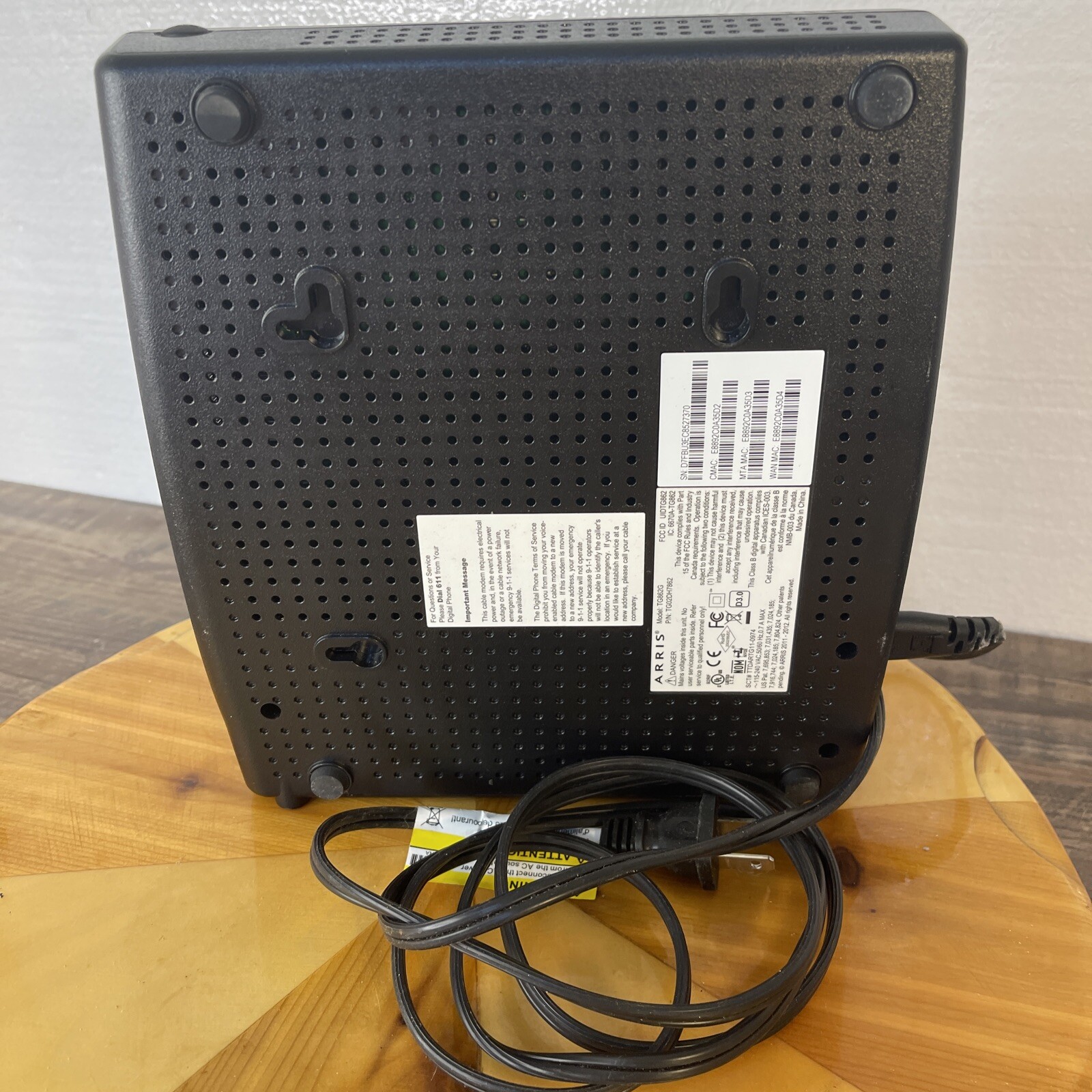 ARRIS TG862G/CT Wireless Gateway Modem 802.11b/g/n Xfinity XB2 WiFi Tote20