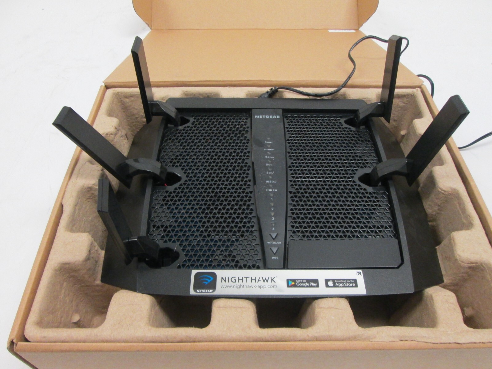 NETGEAR AC3200 Nighthawk X6 Tri-band WiFi Router MODEL R8000