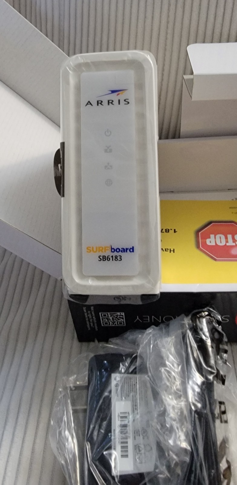 ARRIS SB6183 686 Mbps Cable Modem, White – 59243200300 Open Box