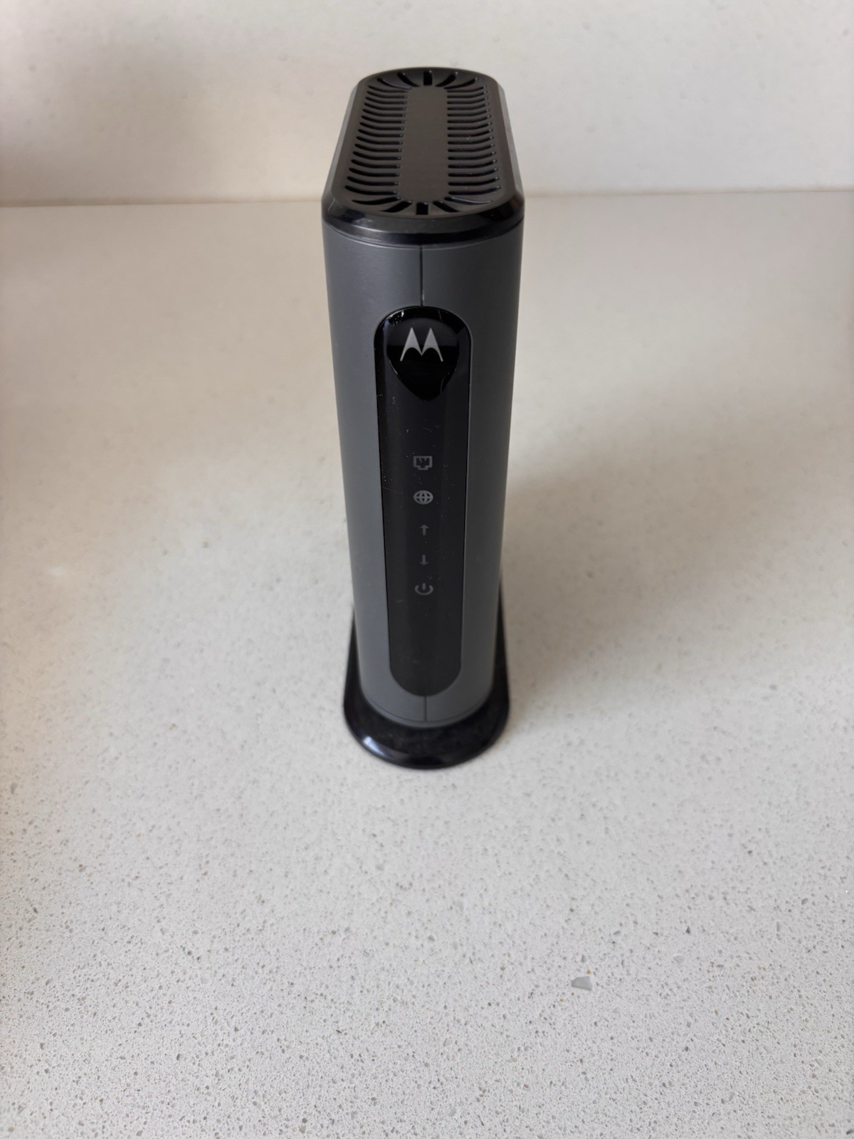 Motorola MB7420 16×4 DOCSIS 3.0 Cable Model (Includes Power Cord)