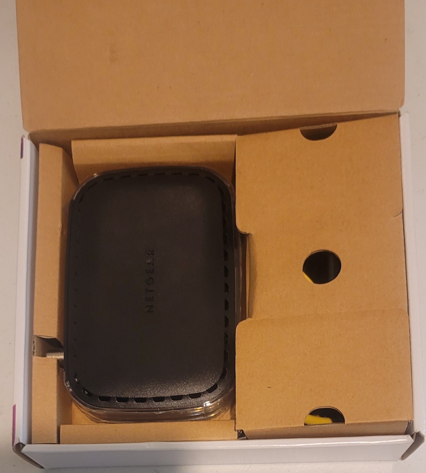 Netgear DOCSIS 30 (CM400-100NAS) 340 Mbps