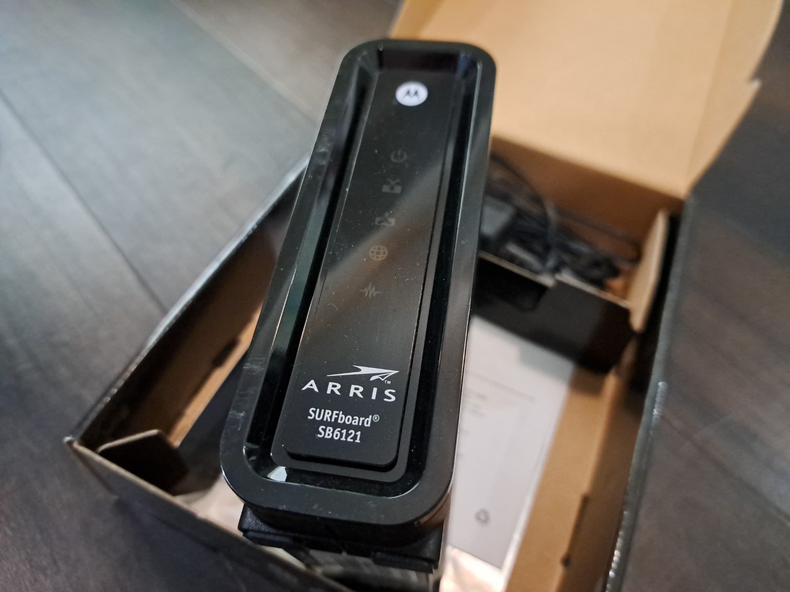Motorola SURFboard Modem SB6121 (575319-019-00) 172 Mbps 4X Faster Arris