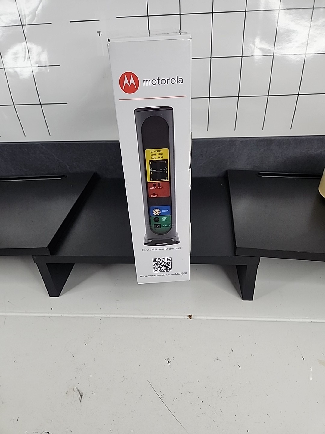 Motorola MG7550 16×4 Cable Modem Plus AC1900 Dual-Band WiFi Gigabit Router