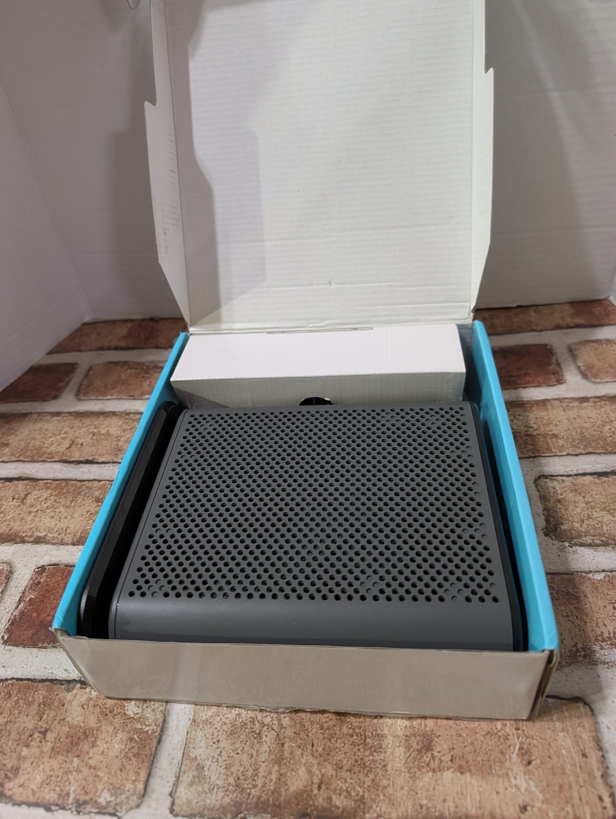 Motorola MB7621 DOCSIS 3.0 Cable Modem 24×8 1000 Mbps Gigabit Tested Works Box