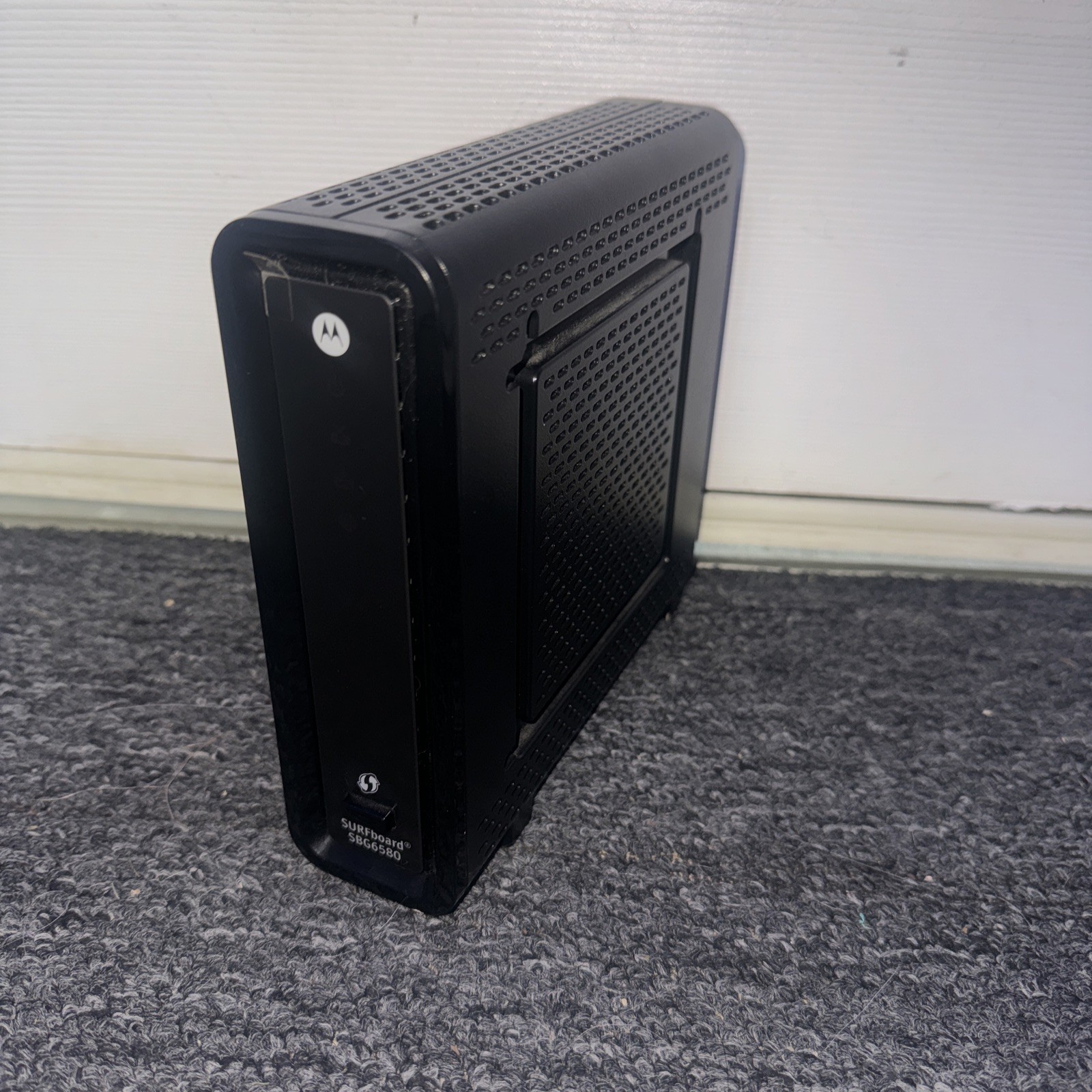 Motorola ARRIS SURFboard SBG6580 Cable Modem + Wi-Fi Router N300 With Power Cord