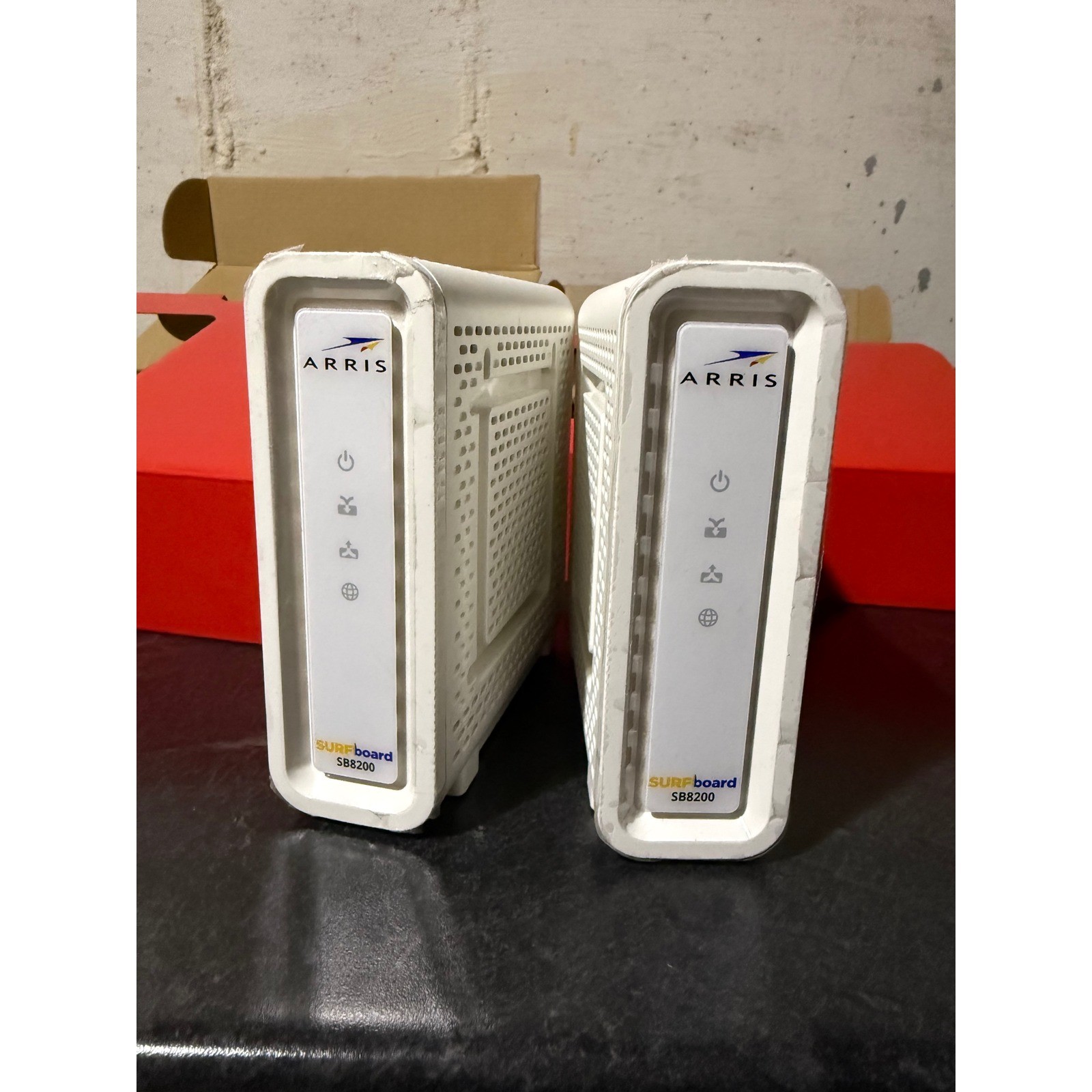 Lot of 2 ARRIS SURFboard SB8200 DOCSIS 3.1 Cable Modem White 32×8 Gigabit 10Gbps
