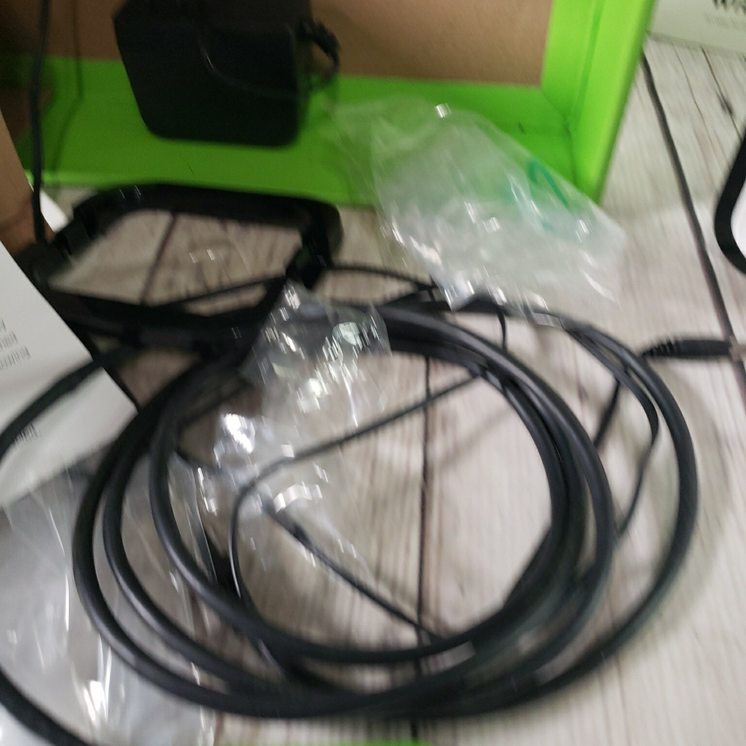 Clear WIXFBR-117 Wireless Home Internet Modem 802.11 b/g/n w/ Adapter