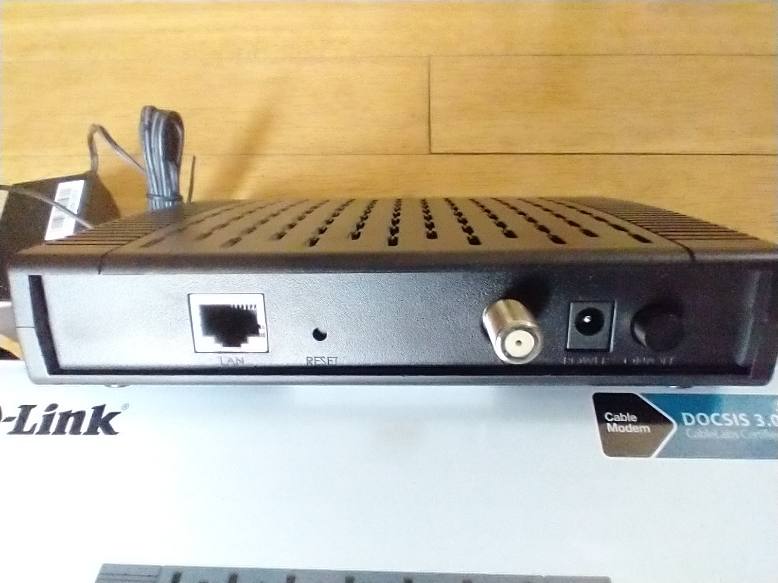 D-Link DCM-301 348.16 Mbps Cable Modem