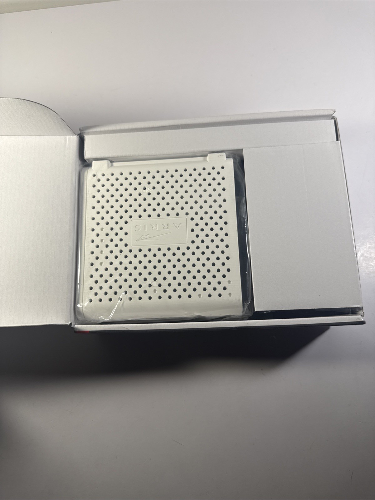 ARRIS SB6183 686 Mbps Cable Modem, White – 59243200300