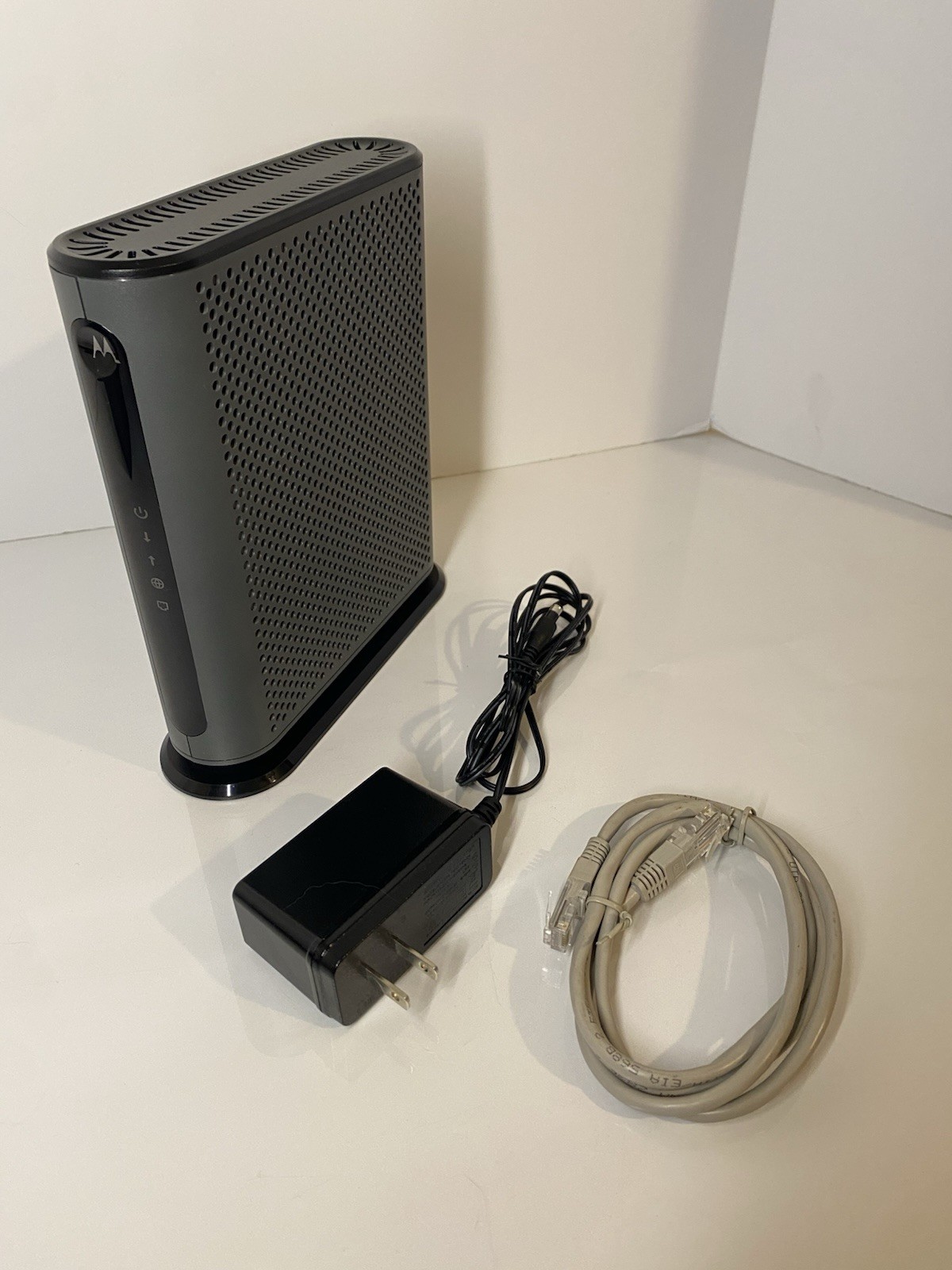 Motorola MB7621 Cable Modem 24×8 DOCSIS 3.0 Xfinity Cox Spectrum 900 Mbps