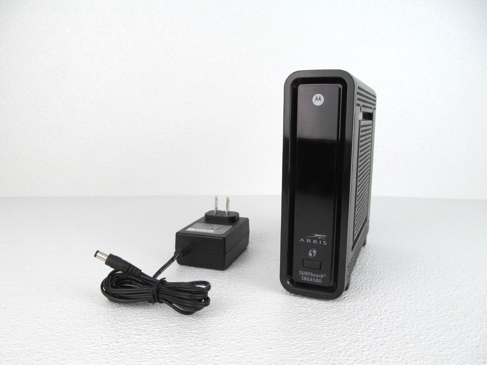 Arris Surfboard SBG6580-G228 DOCSIS 3.0 Cable Modem Motorola -E9B60 Wi-Fi Router