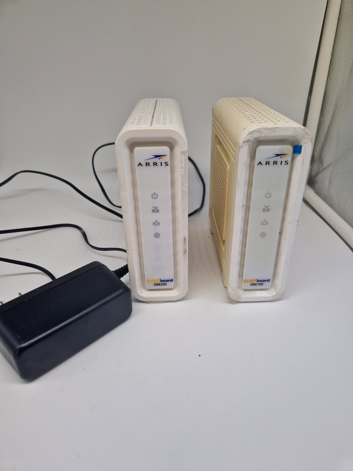 ARRIS SURFboard SB8200 & SB6190 Cable Modems DOCSIS 3.1 2.5GbE 1.4Gbps