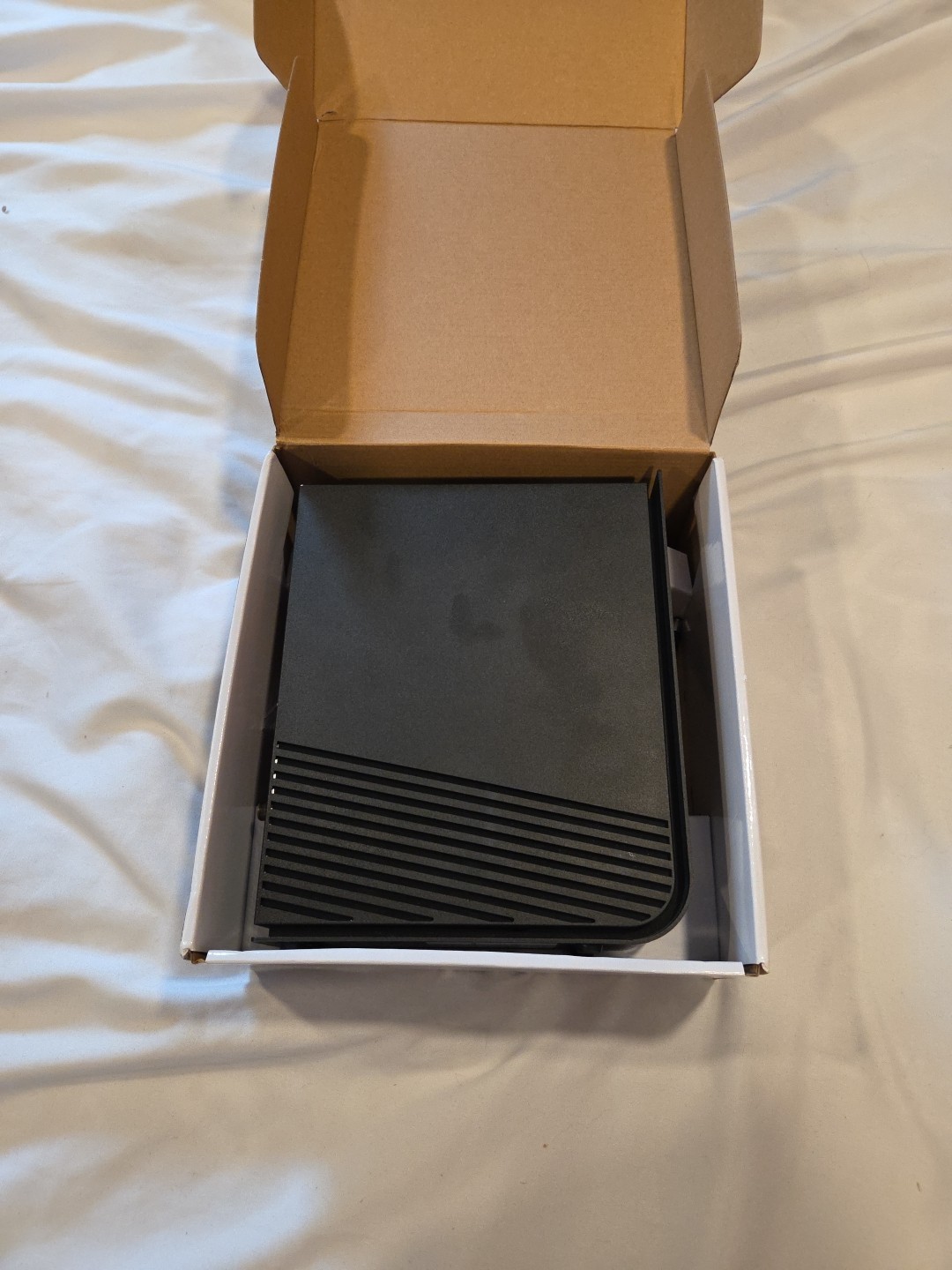 ARRIS AC2350 SURFboard Dual-band DOCSIS 3.0 Cable Modem – Black