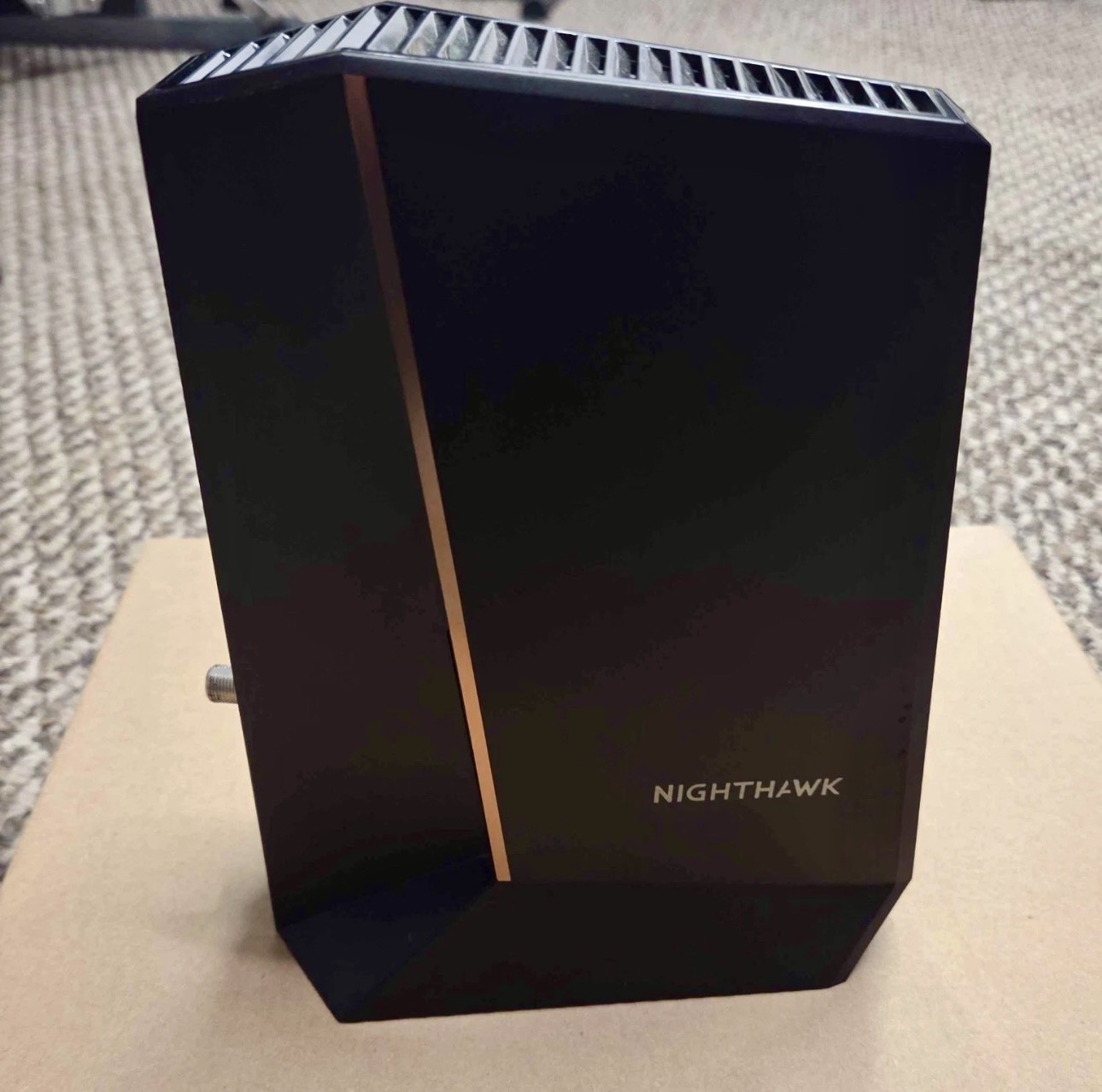 Netgear Nighthawk CM2000 DOCSIS 3.1 Multi-Gig 2.5Gbps Cable Modem Excellent