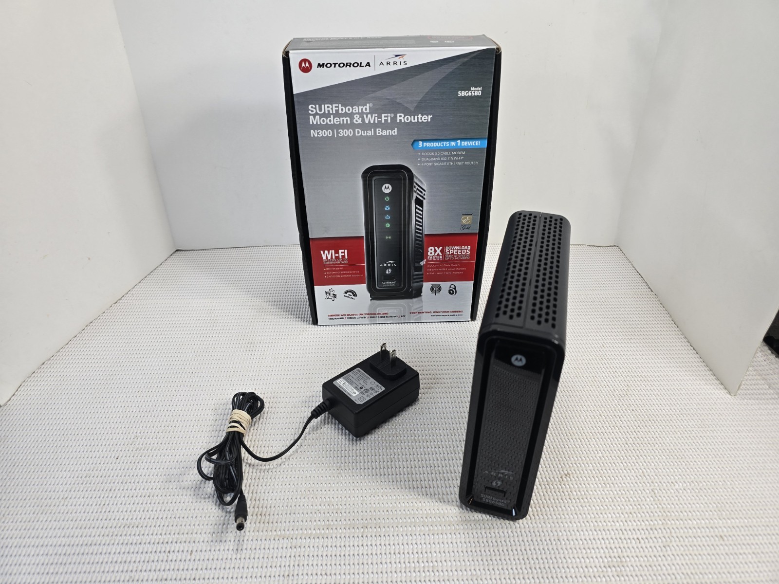 Motorola ARRIS SURFboard SBG6580 DOCSIS 3.0 Cable Modem and Wi-Fi Router N300