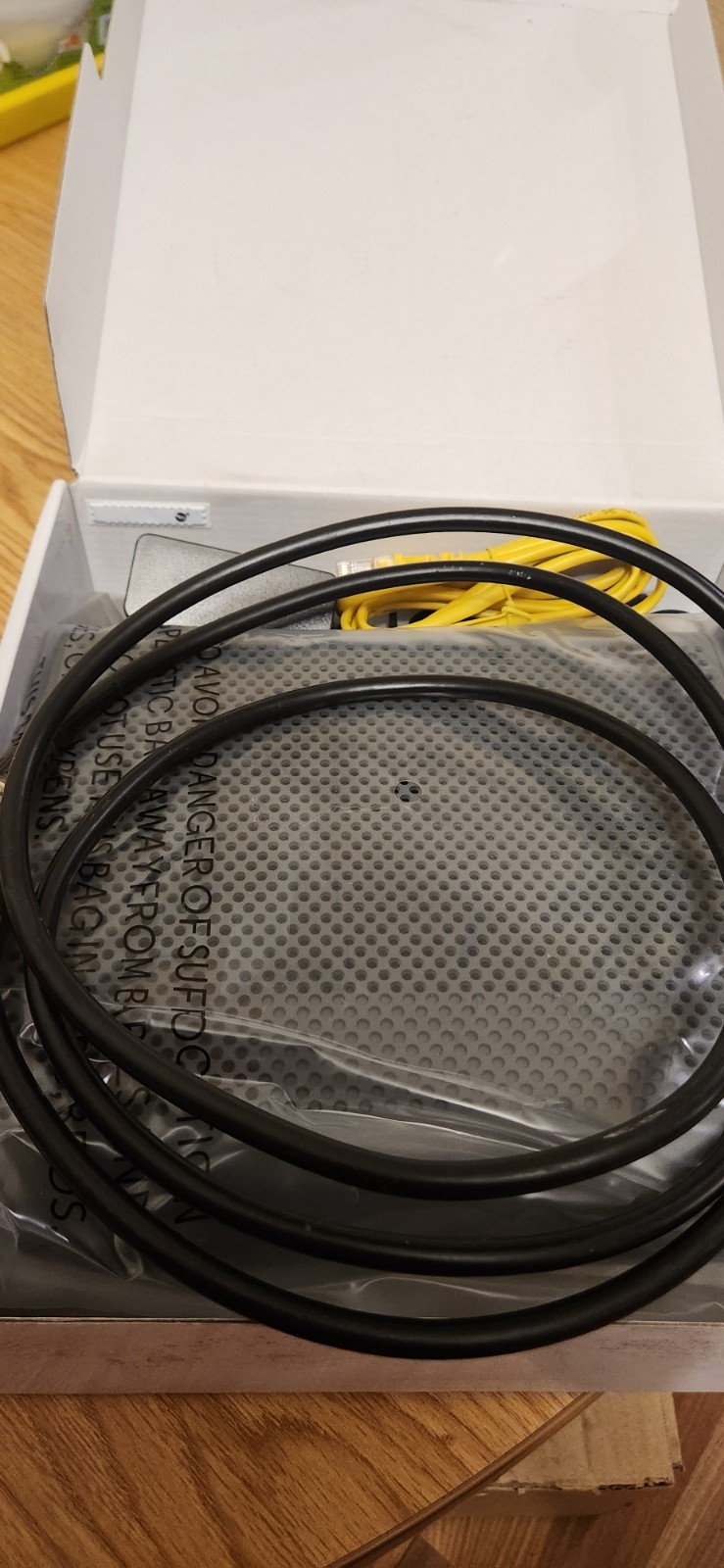 Motorola MG7540-10 16×4 Cable Modem – Black