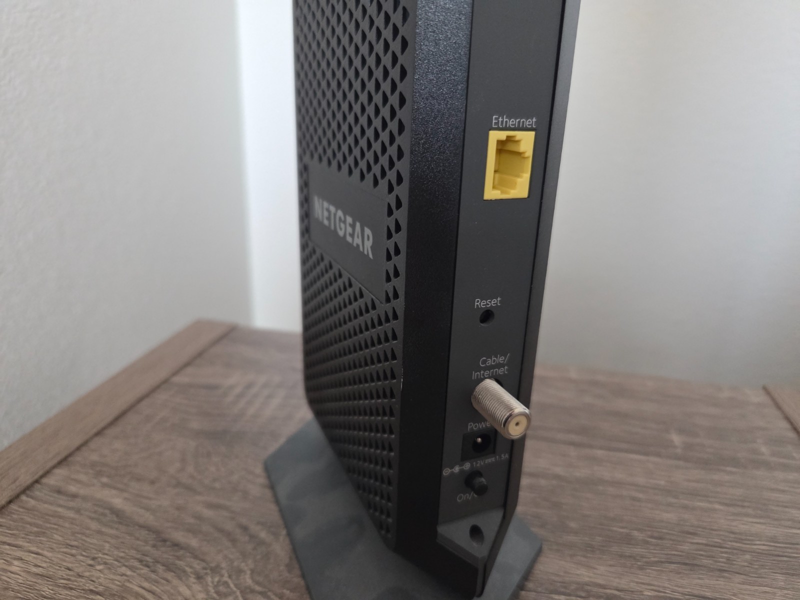 NETGEAR CM600 High-Speed Cable Modem 24×8 – 960Mbps – DOCSIS 3.0