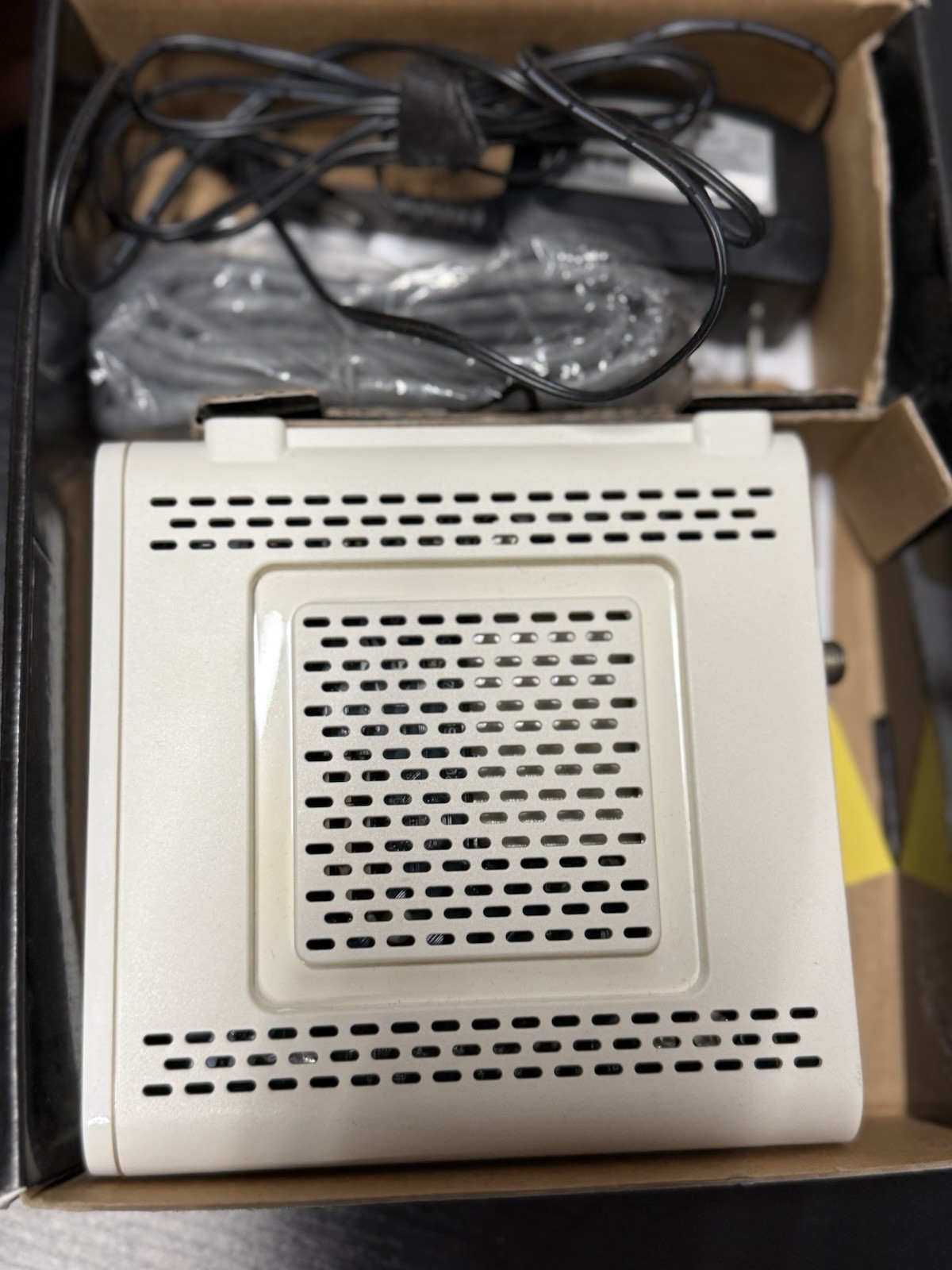 Arris SURFboard SB6190 DOCSIS 3.0 Cable Modem 32×8 w/ Box Tested Working
