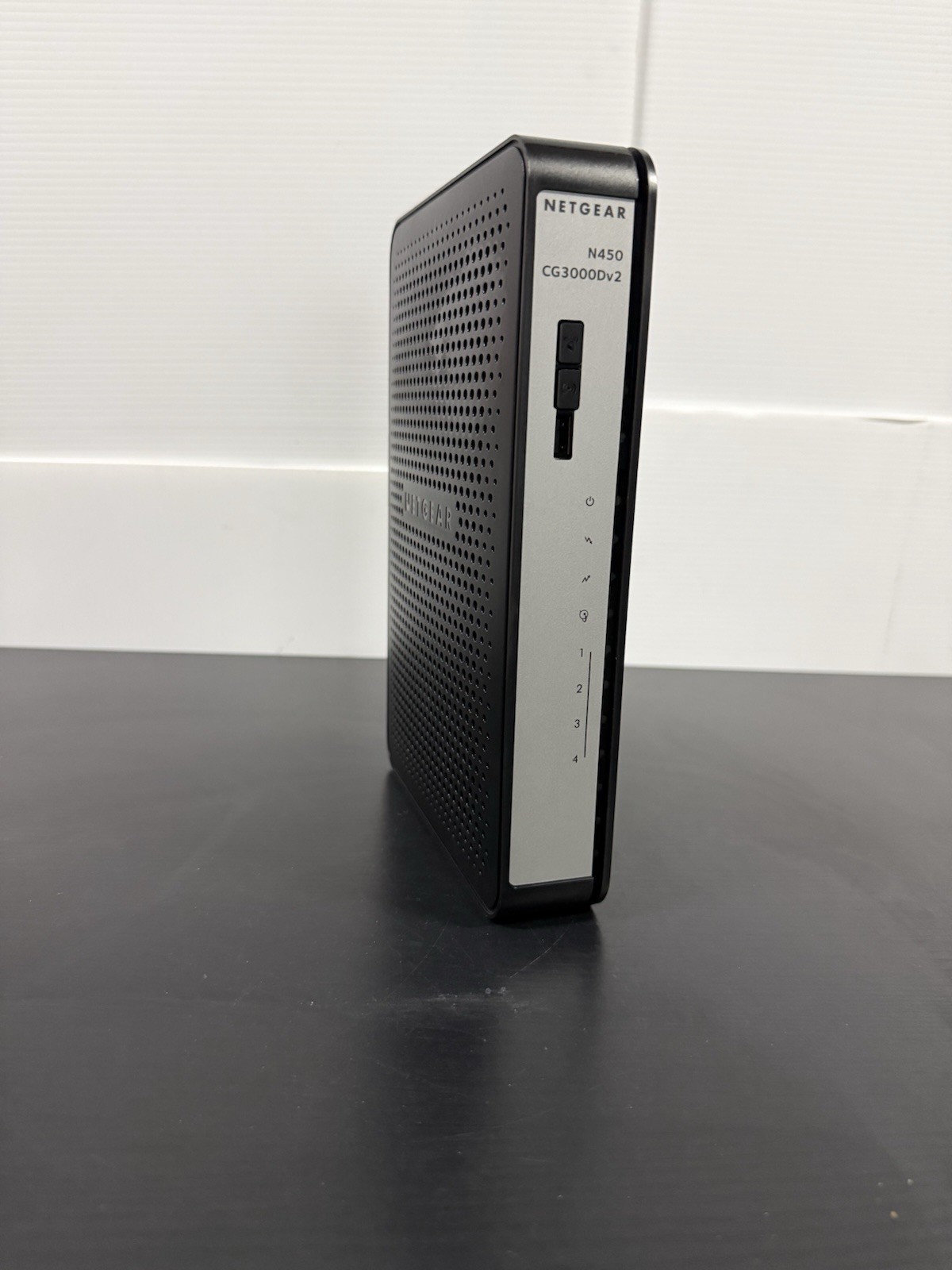 Netgear CG3000D Docsis 3.0 Cable Modem Wireless Wifi Router Gateway no adapter