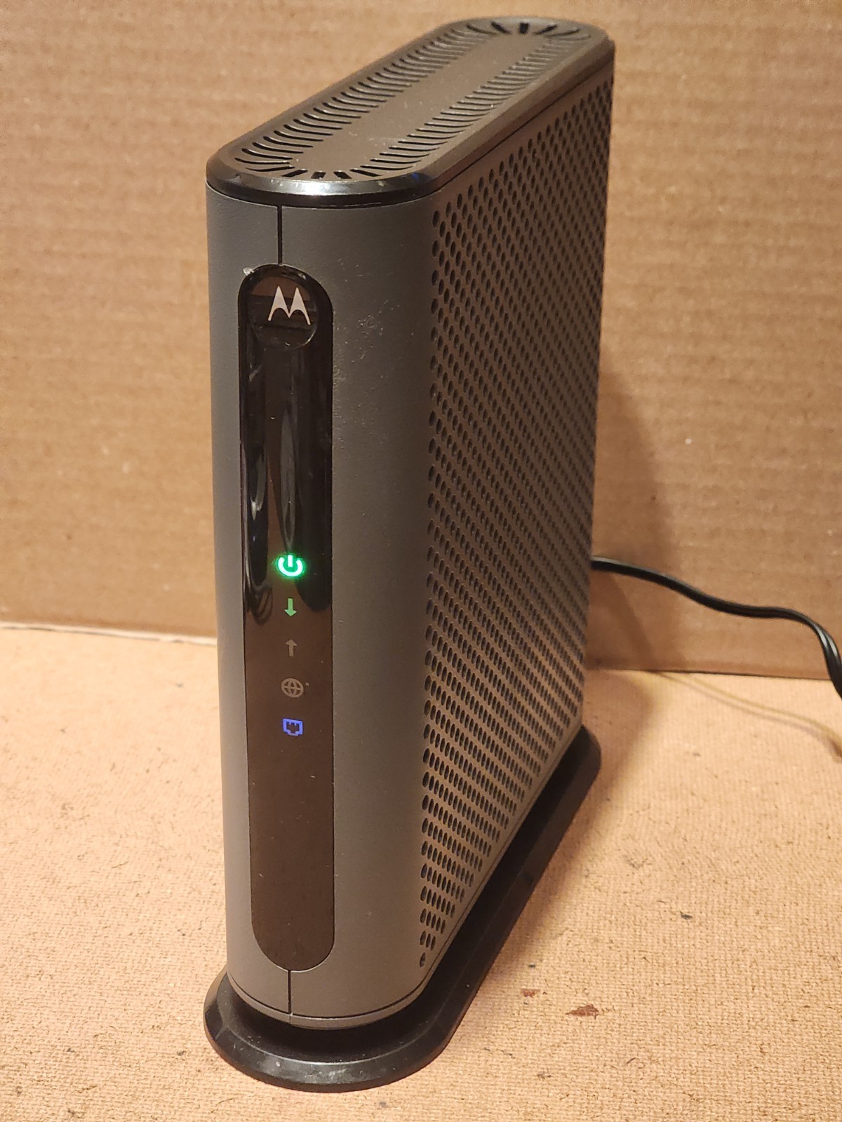 Motorola DOCSIS 3.1 Cable Modem Model MB8611 – Free shipping