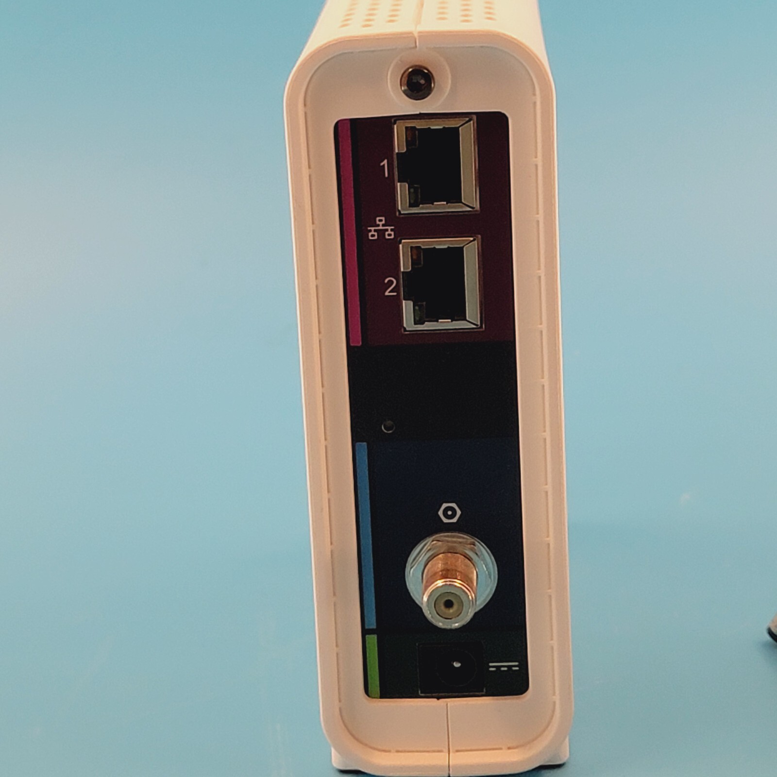 ARRIS SURFboard SB8200 High Speed Cable Modem DOCSIS 3.1 Gigabit