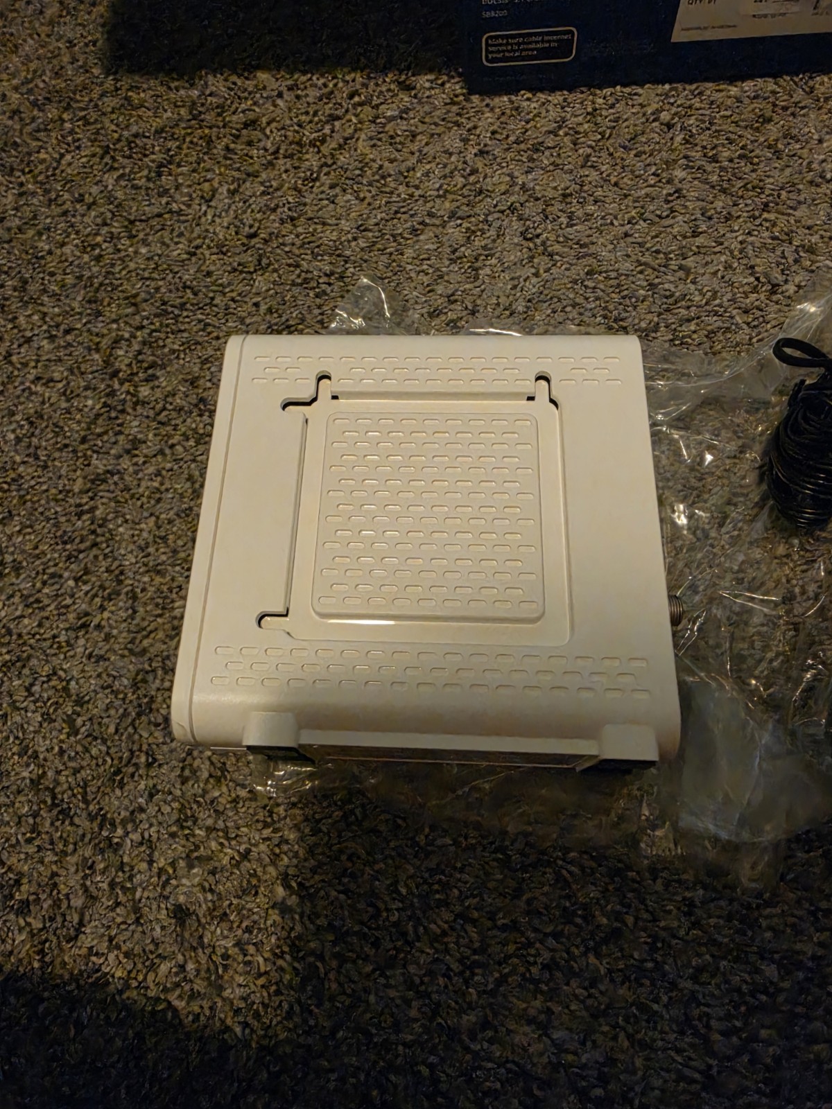 ARRIS Surfboard SB6190 32×8 DOCSIS 3.0 Cable Modem with 1.4 Gbps Download