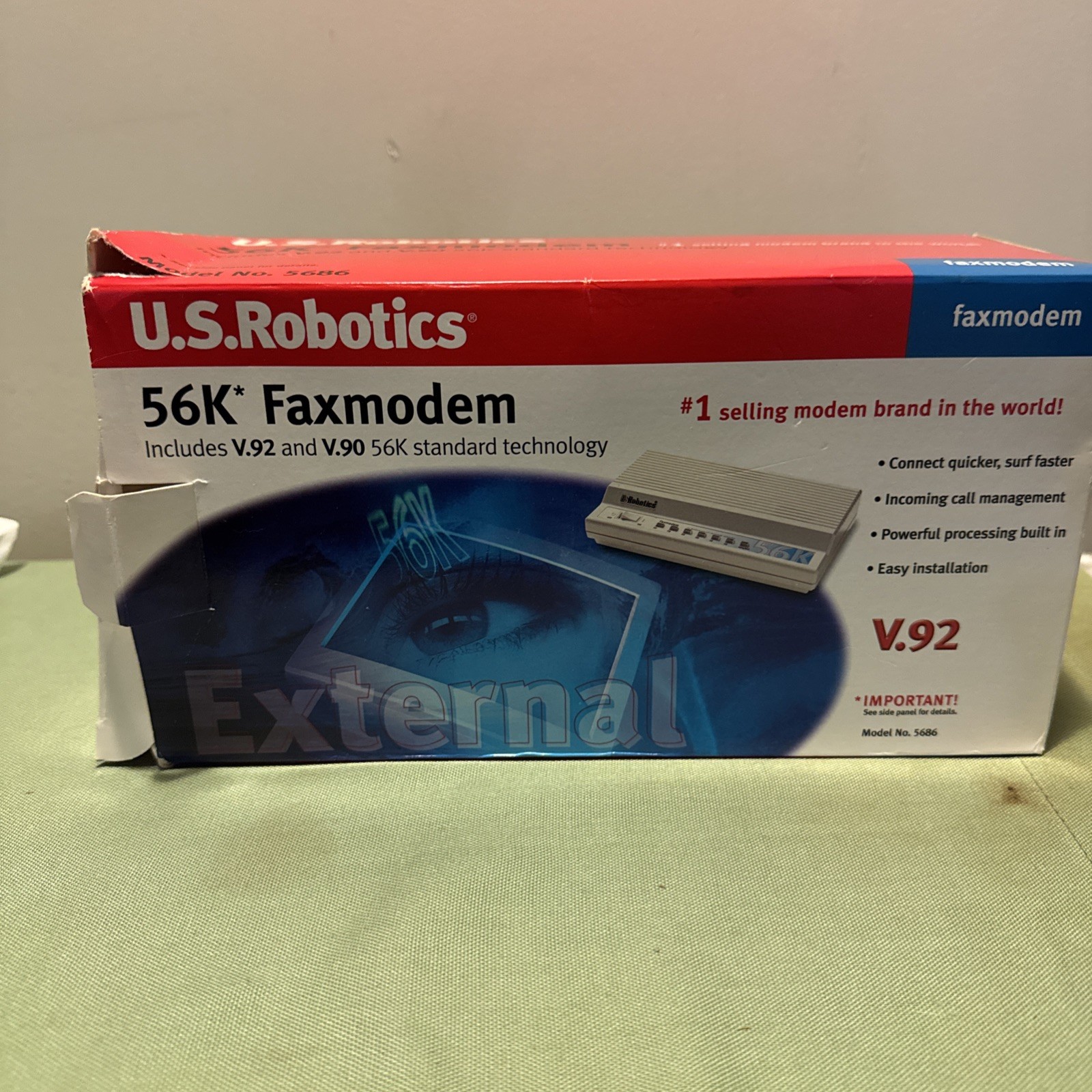USRobotics Model 0701 Faxmodem V.90 56K Standard and x2 Technology Compatible